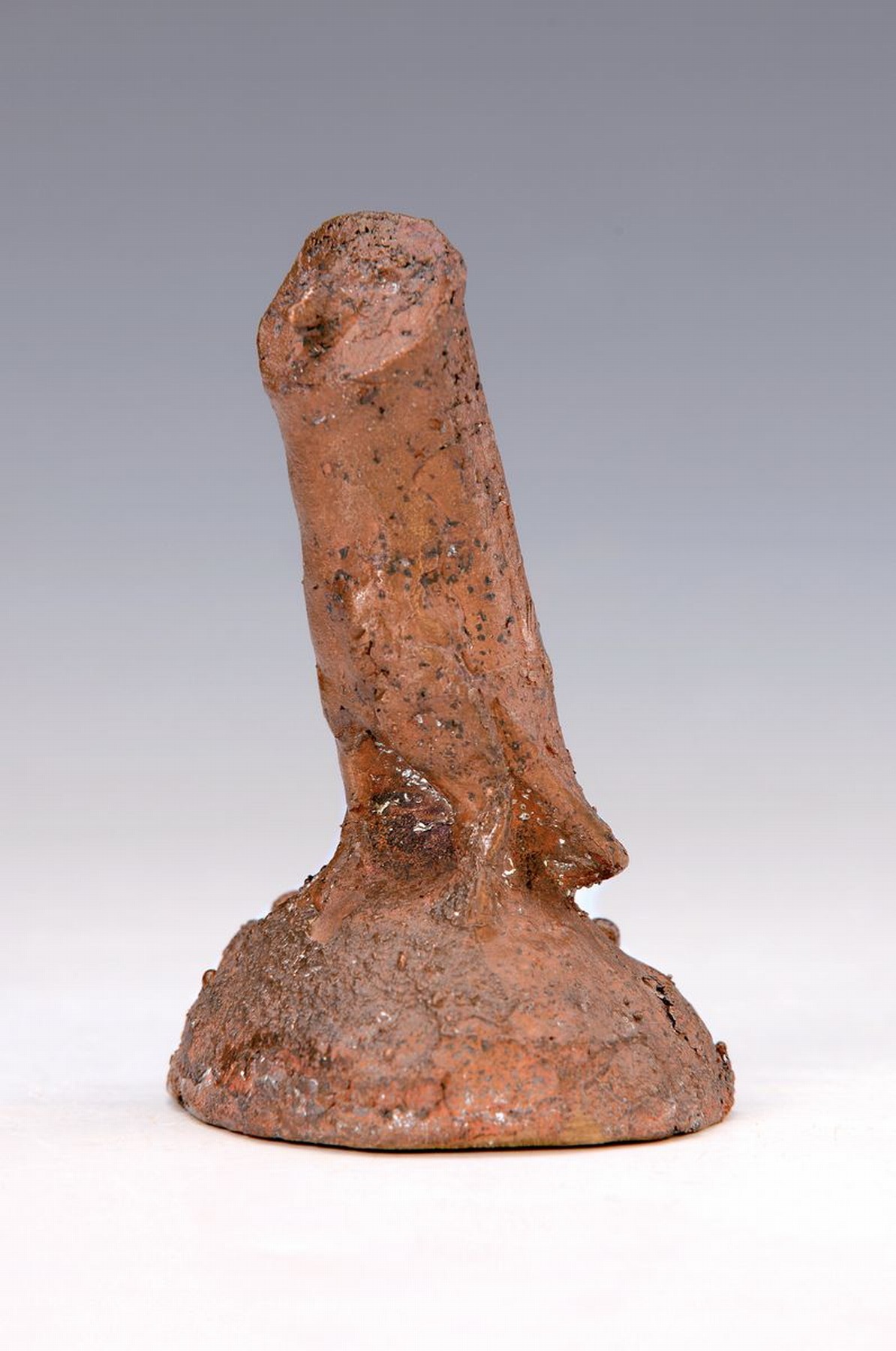 Detail k: Prof. Erich Koch, 1924 Roßbach/Pfalz-1914 München, Eule, Bronzeskulptur, am Boden signiert, H. ca. 10cm
