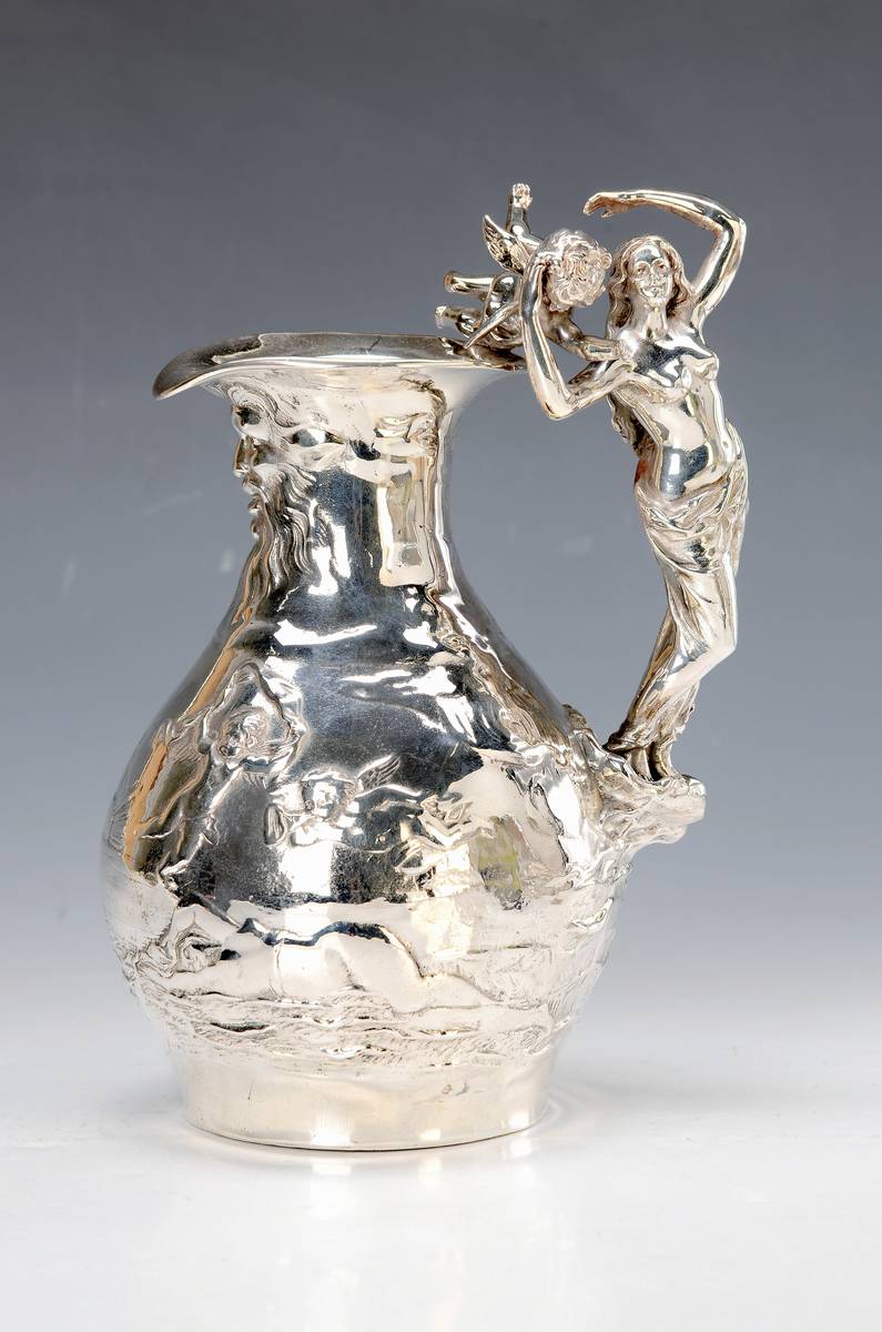 Zierkanne, Frankreich, Charles Perron, 1862 -1934, versilbert, gebauchter Korpus, vollplastischer Figurenhenkel in Form der Aphrodite mit Genius, ...