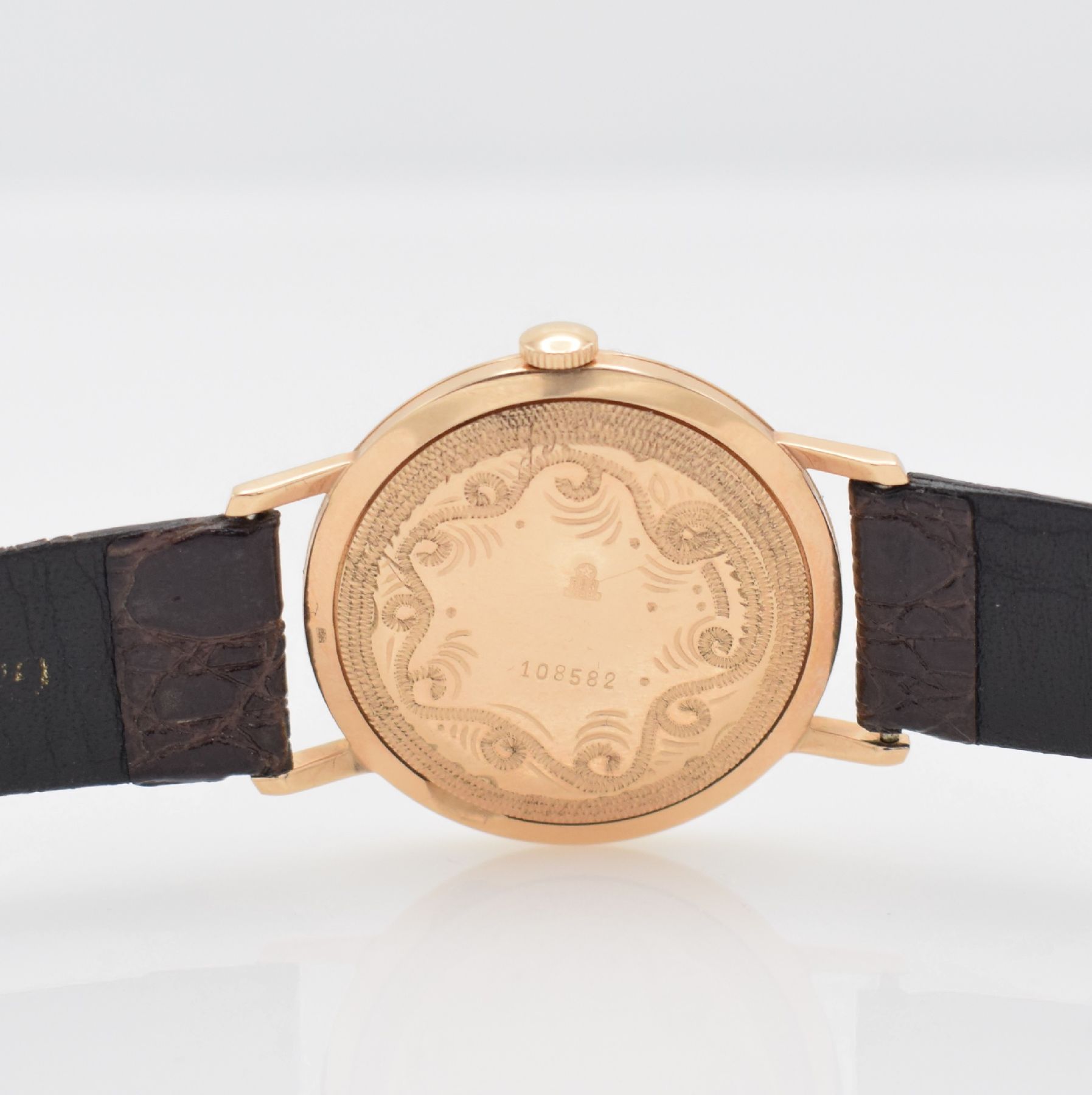 Detail d: POLJOT Armbanduhr in RG 583/000, UDSSR um 1970, Handaufzug, 3-tlg. Geh., handgrav. Boden wie Lünette aufgedr., silb. Strukturzifferbl., gold. ...