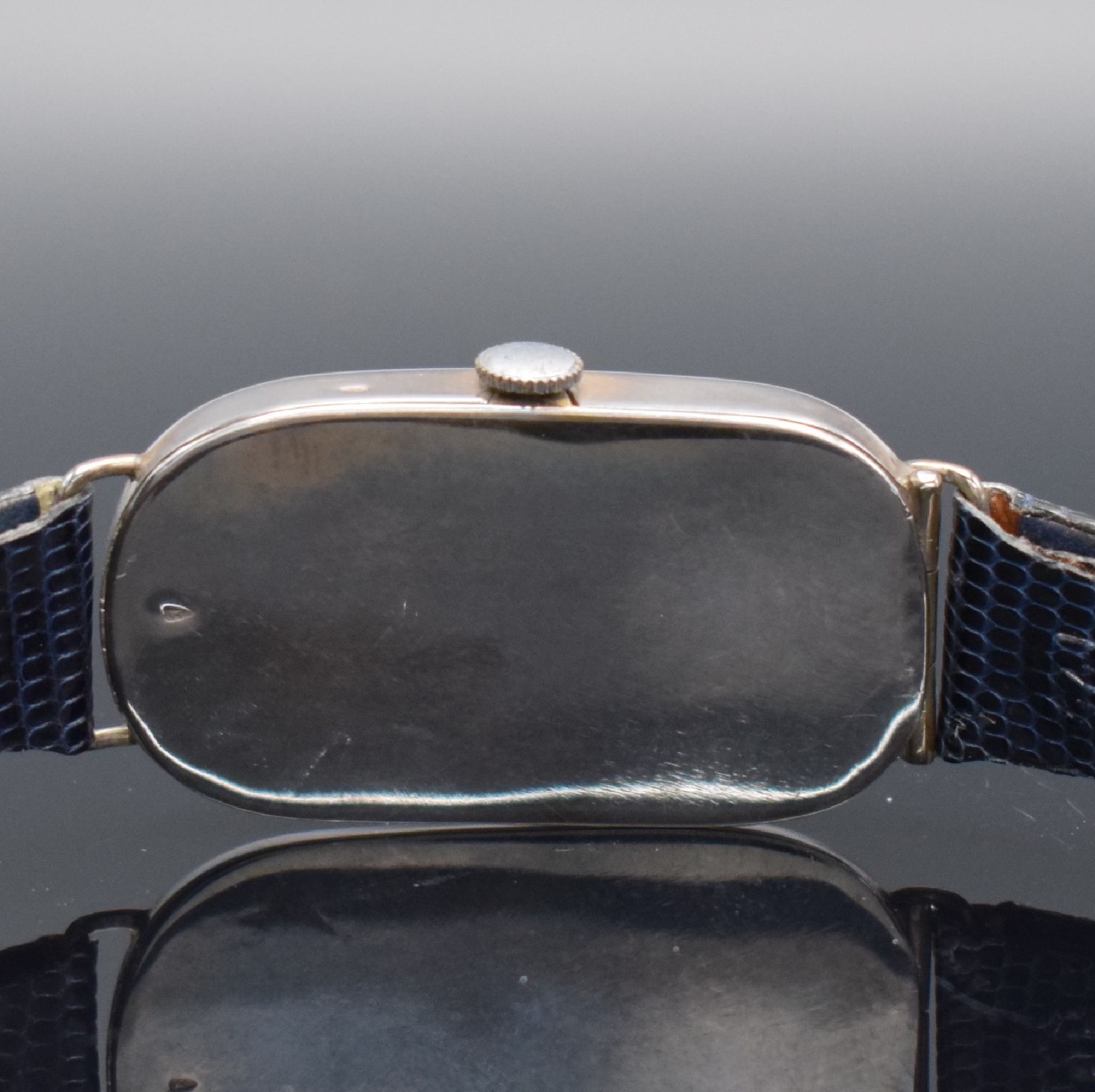 Detail c: Konvolut: 2 Armbanduhren in Silber, Schweiz um 1925, Handaufzug, 1) Movado im Scharniergeh., silb. Zifferbl. später Wohl auf Kd.-Wunsch, Ankerwerk ...