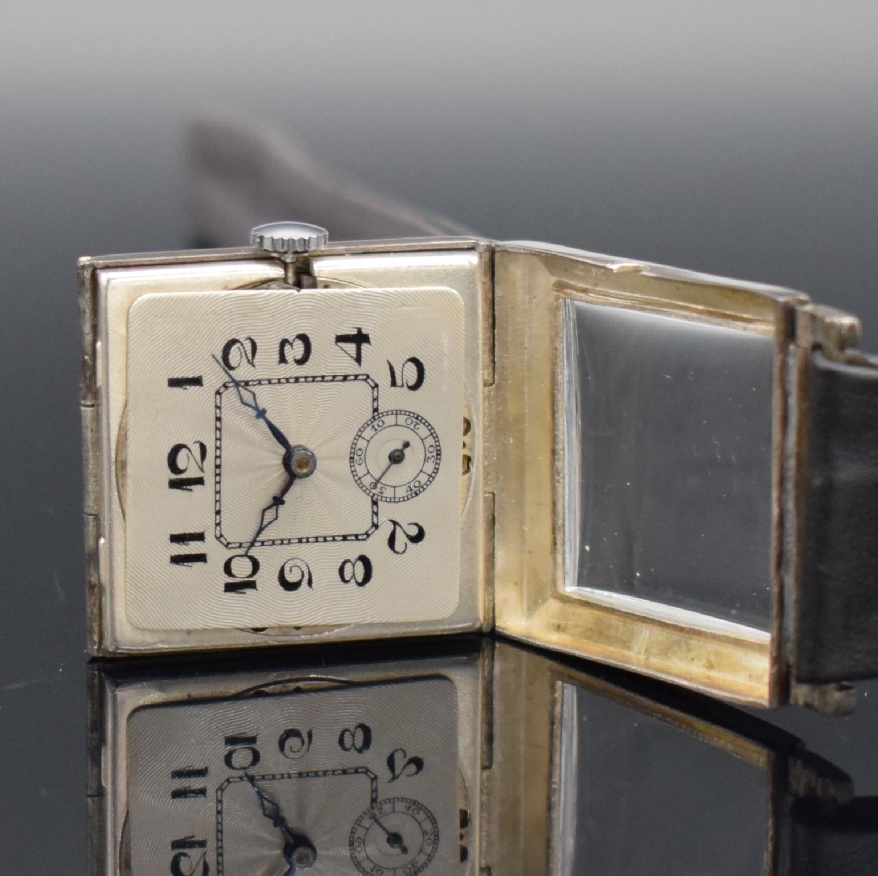 Detail i: Konvolut: 2 Armbanduhren in Silber, Schweiz um 1925, Handaufzug, 1) Movado im Scharniergeh., silb. Zifferbl. später Wohl auf Kd.-Wunsch, Ankerwerk ...
