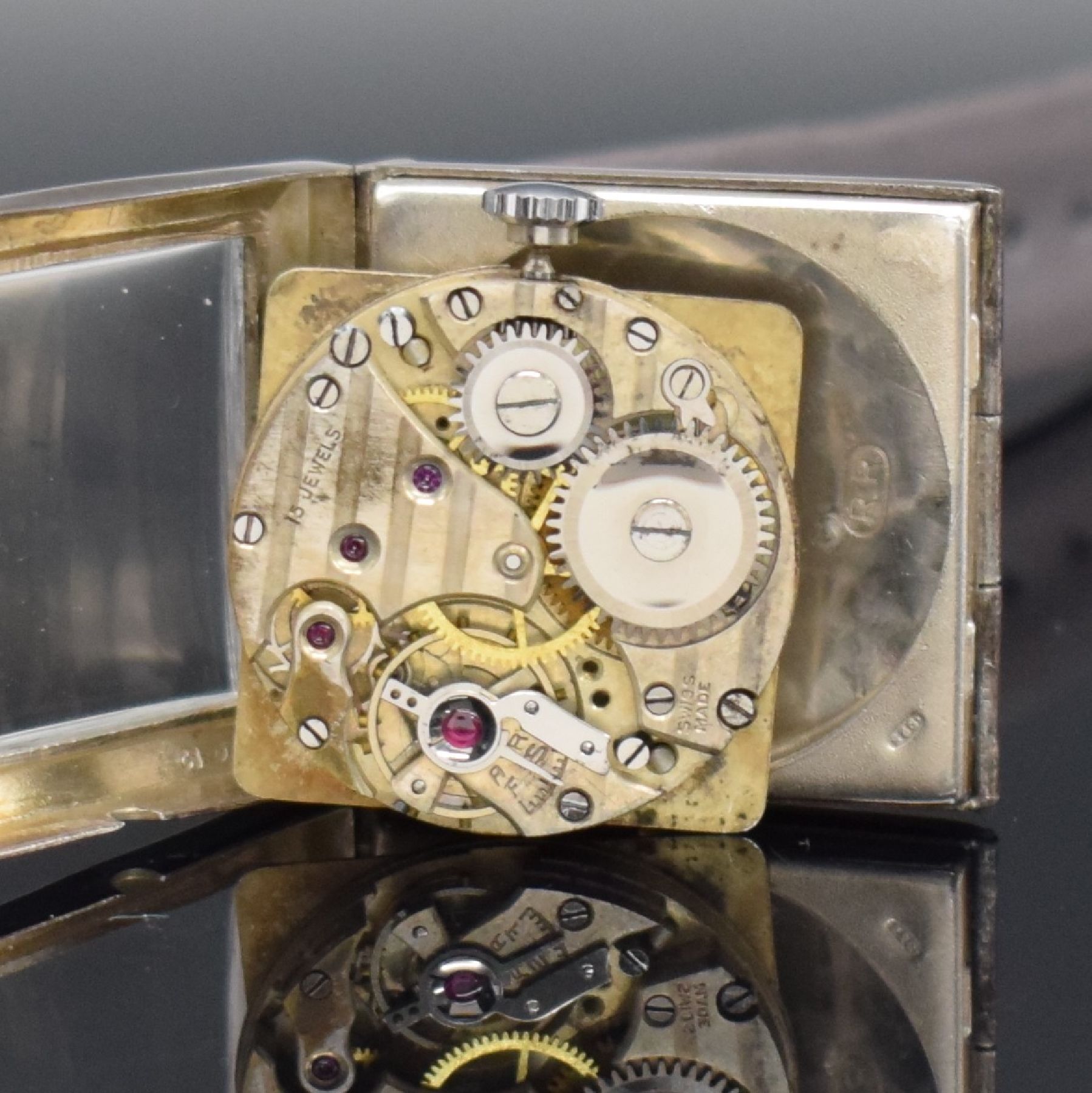 Detail k: Konvolut: 2 Armbanduhren in Silber, Schweiz um 1925, Handaufzug, 1) Movado im Scharniergeh., silb. Zifferbl. später Wohl auf Kd.-Wunsch, Ankerwerk ...