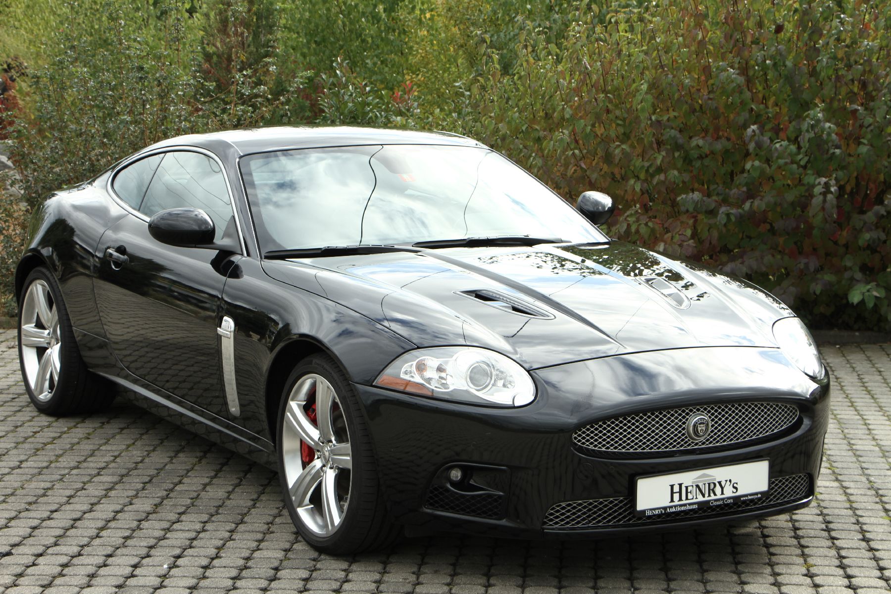 Detail a: Jaguar XKR Coupé, Fahrgestellnummer: SAJAA43R689B20769, EZ 08/2007, 2. Hand, Laufleistung ca. 49.900 km, 306 kW/416 PS, 8-Zylinder Kompressor, ...