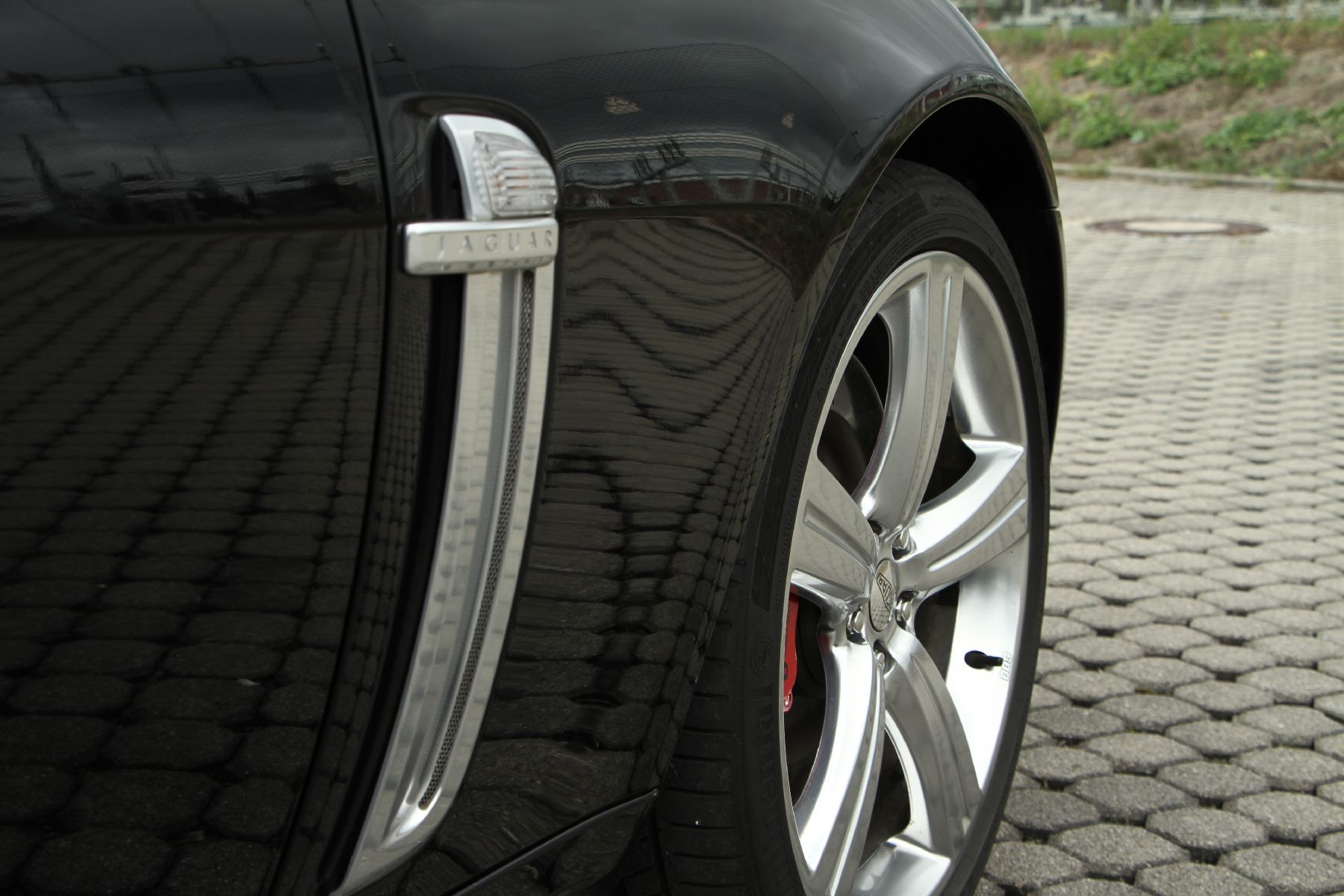 Detail d: Jaguar XKR Coupé, Fahrgestellnummer: SAJAA43R689B20769, EZ 08/2007, 2. Hand, Laufleistung ca. 49.900 km, 306 kW/416 PS, 8-Zylinder Kompressor, ...