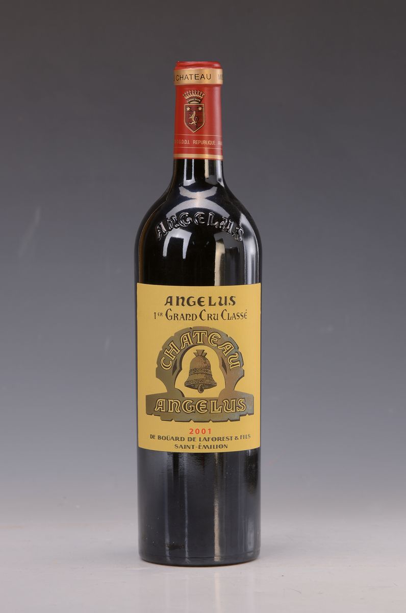 1 Flasche Chateau Angélus, Premier Grand Cru Classé 2001, 75cl, Füllstand top shoulder, unverkostet, Provenienz: Aus einer privaten Weinsammlung