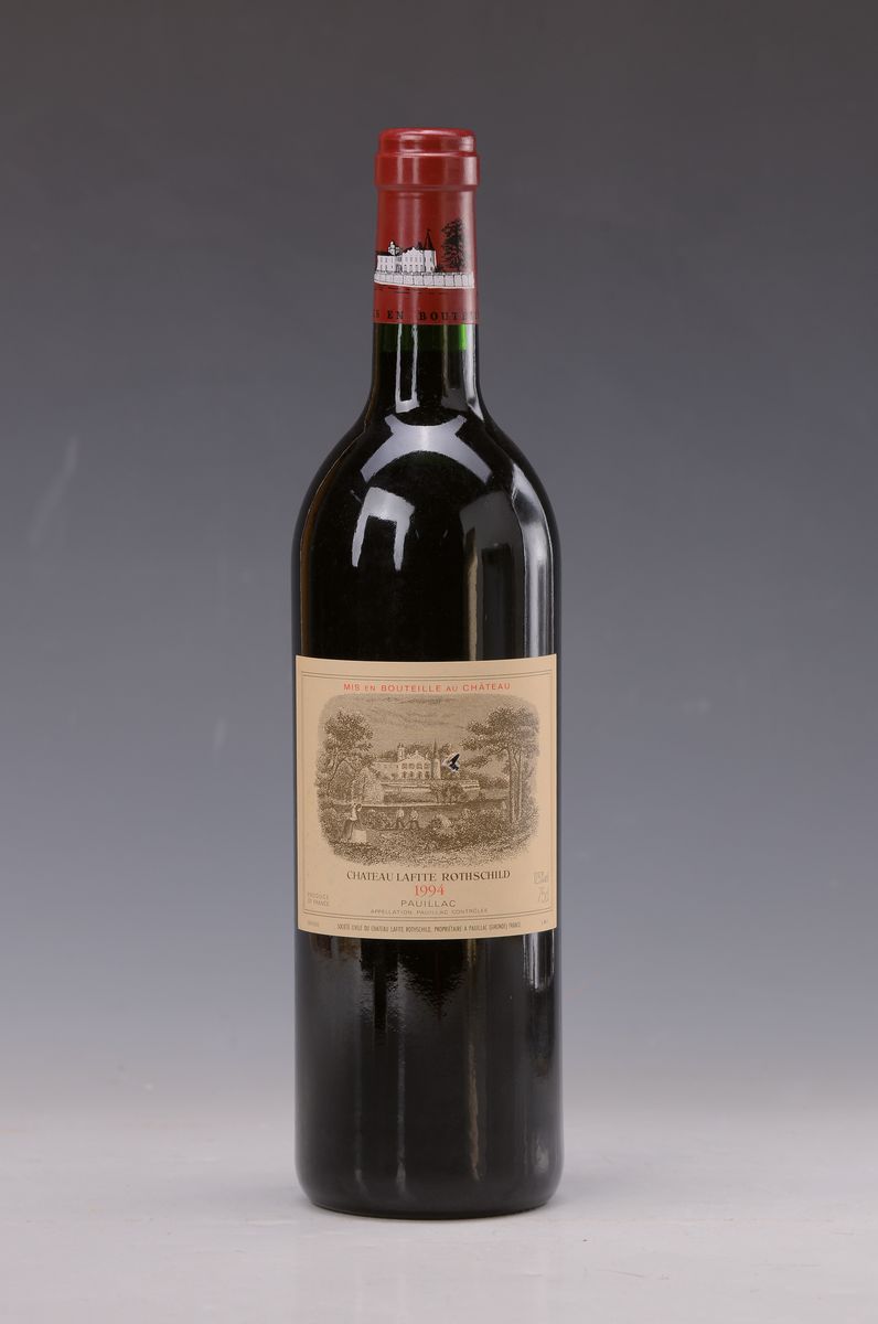 1 Flasche Chateau Lafite Rothschild 1994, Paulliac, 75cl, Füllstand into neck, aus einer privaten Weinsammlung