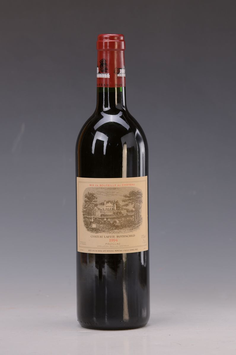 1 Flasche Chateau Lafite Rothschild 1994, Pauillac, 75cl, Füllstand into neck, aus einer privaten Weinsammlung