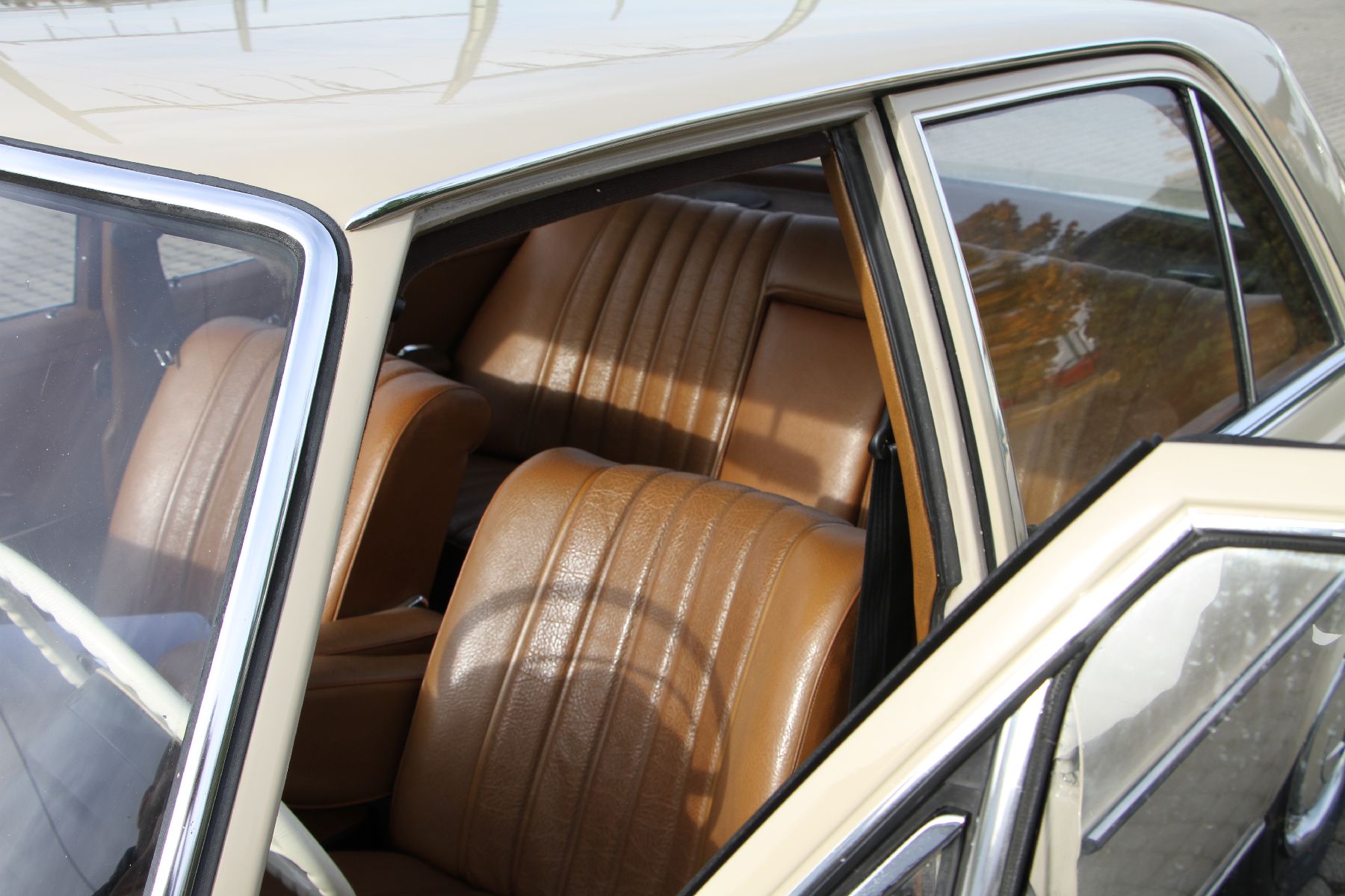 Detail f: Mercedes Benz, 280 SE W108, Fahrgestellnummer:10801810032814, EZ 09/1969, 2. Hand, Laufleistung 12.748 km abgelesen, HU 09/2022, H-Zulassung, 118 ...