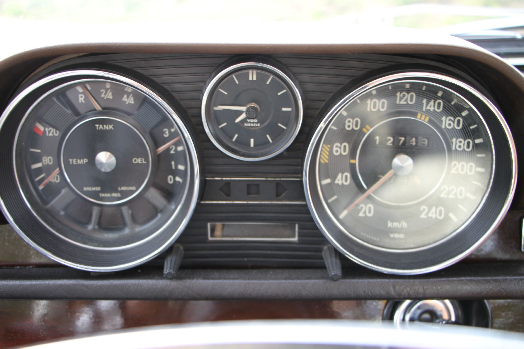 Detail i: Mercedes Benz, 280 SE W108, Fahrgestellnummer:10801810032814, EZ 09/1969, 2. Hand, Laufleistung 12.748 km abgelesen, HU 09/2022, H-Zulassung, 118 ...