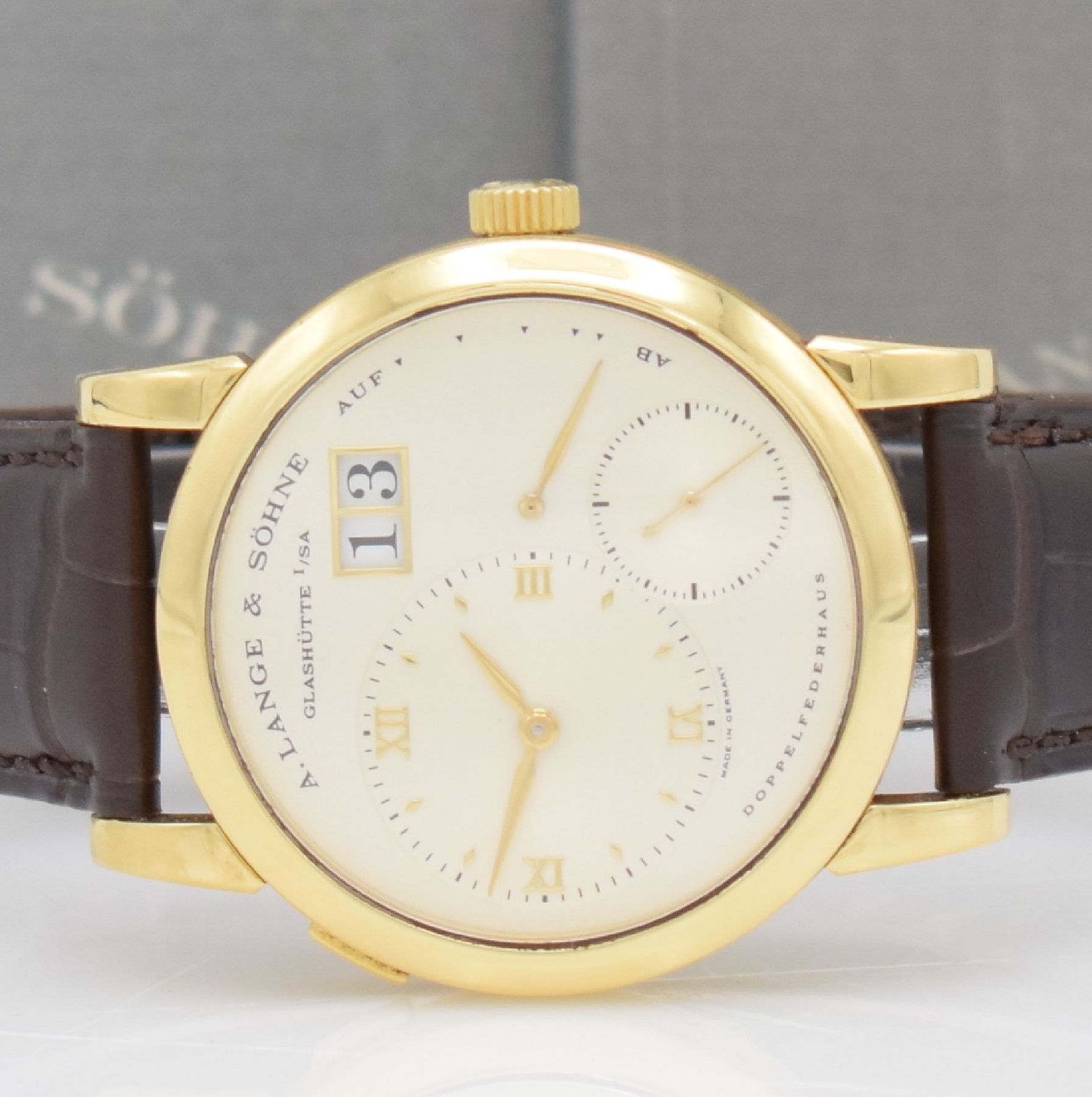 Detail b: A. LANGE & SÖHNE seltene Lange 1 Herrenarmbanduhr in GG 750/000 mit Goldboden aus der ersten Serie, Handaufzug, Ref. 101.001, Boden 6-fach verschr., ...
