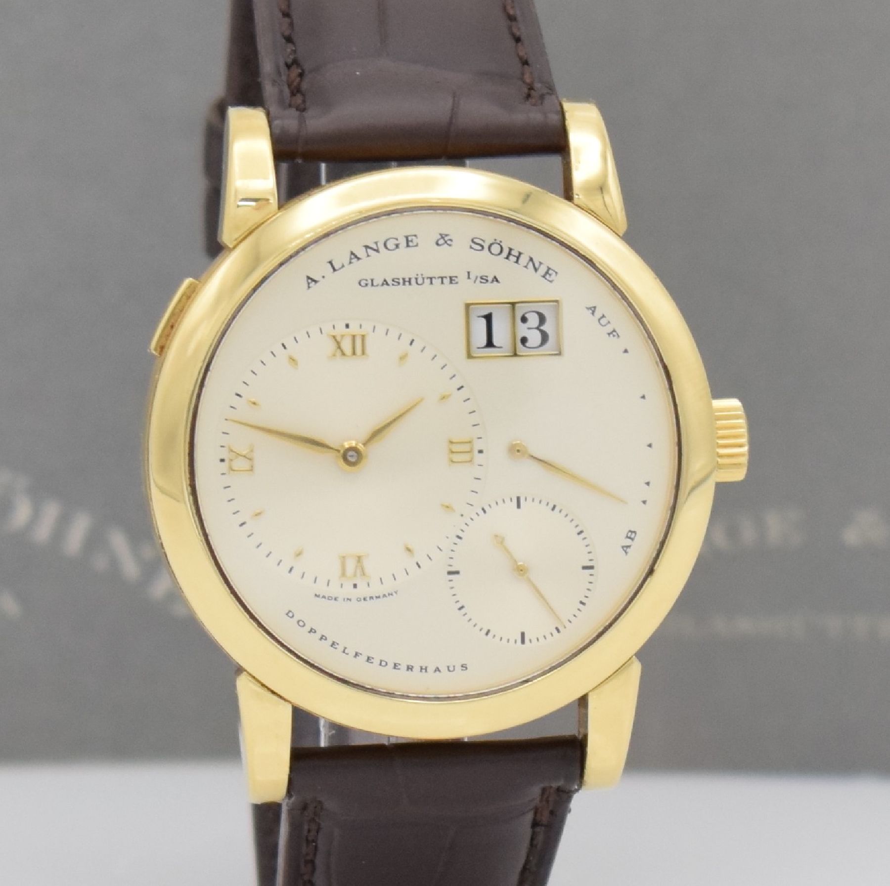 Detail f: A. LANGE & SÖHNE seltene Lange 1 Herrenarmbanduhr in GG 750/000 mit Goldboden aus der ersten Serie, Handaufzug, Ref. 101.001, Boden 6-fach verschr., ...