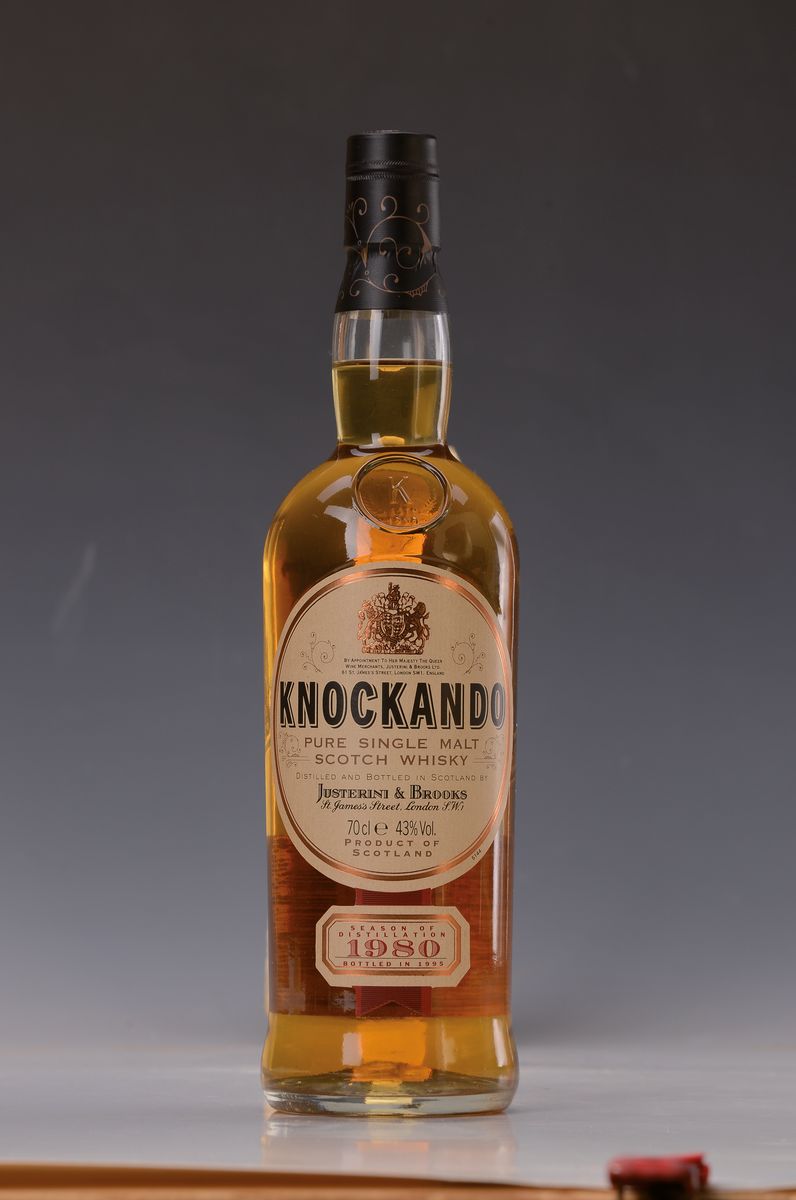 1 Flasche 1980 Knockando Pure Single Malt Scotch Whisky, distilled and Bottled in Scotland by Justerini & Brooks, ca. 70 cl, 43% Vol., bottled in ...