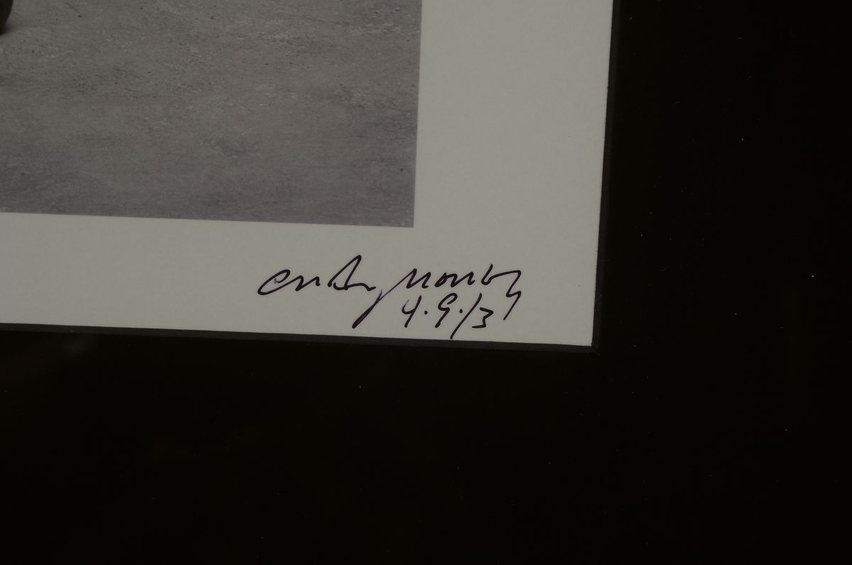 Detail a: Craig Morey, 1952 Fort Wayne/USA, Aktfotografie, handsigniert und dat. 4.9.13, rückseitig mit Zertifikat, unter Glas, Rahmen,gesamt: 46 x 56 cm