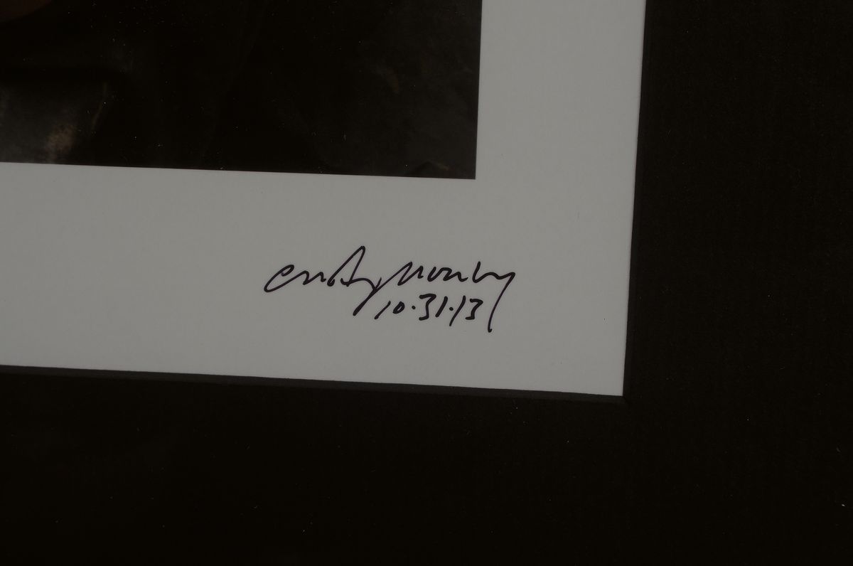 Detail a: Craig Morey, 1952 Fort Wayne/USA, erotische Fotografie, handsigniert und dat. 10.3.13, rückseitig mit Zertifikat, unter Glasgesamt: 56 x 46 cm