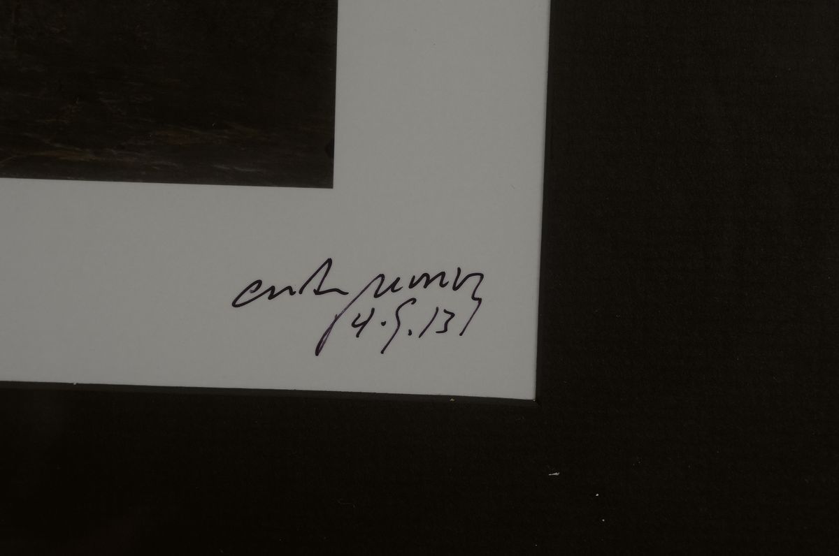 Detail a: Craig Morey, 1952 Fort Wayne/USA, erotische Fotografie, handsigniert und dat. 4.9.13, rückseitig mit Zertifikat, unter Glas gesamt: 56 x 46 cm