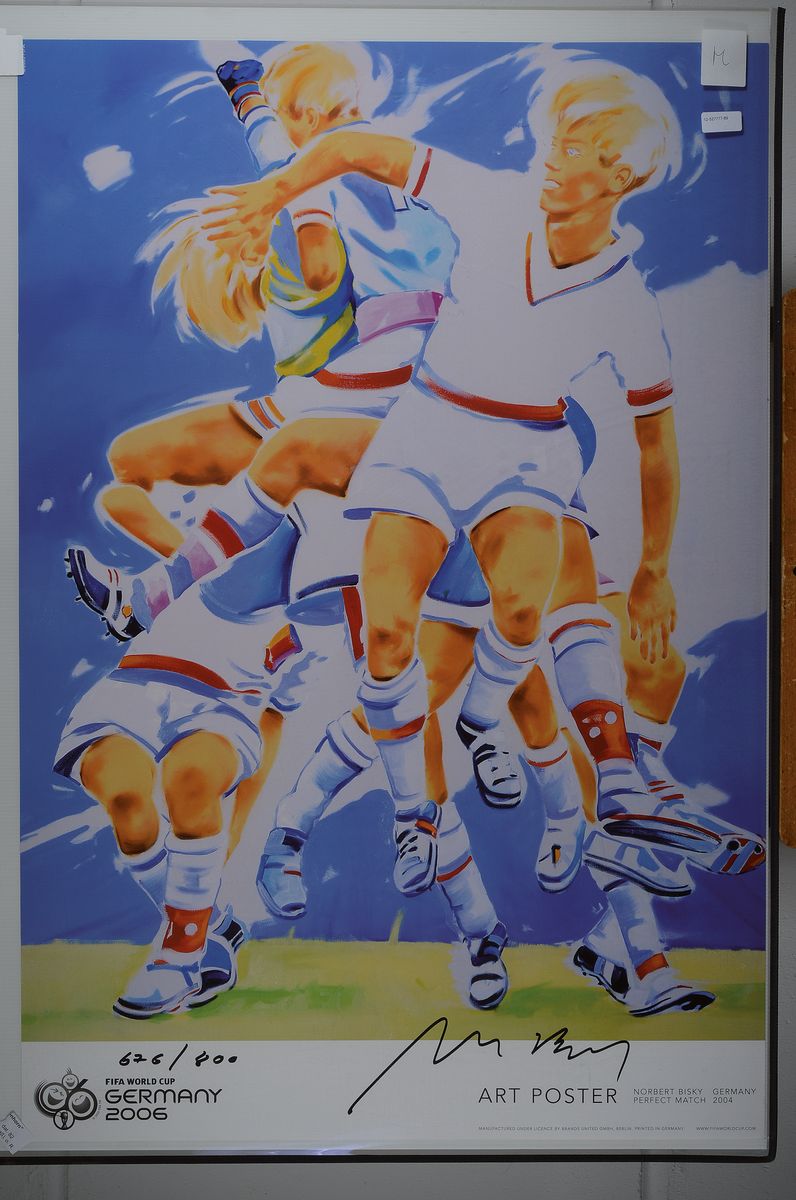 Detail k: Norbert Bisky, geb. 1970, "The perfekt Match", handsigniert, num. 676/ 800, ca. 97 x 66 cm, anläßlich der WM 2006 vonder FIFA aufgelegt, ...