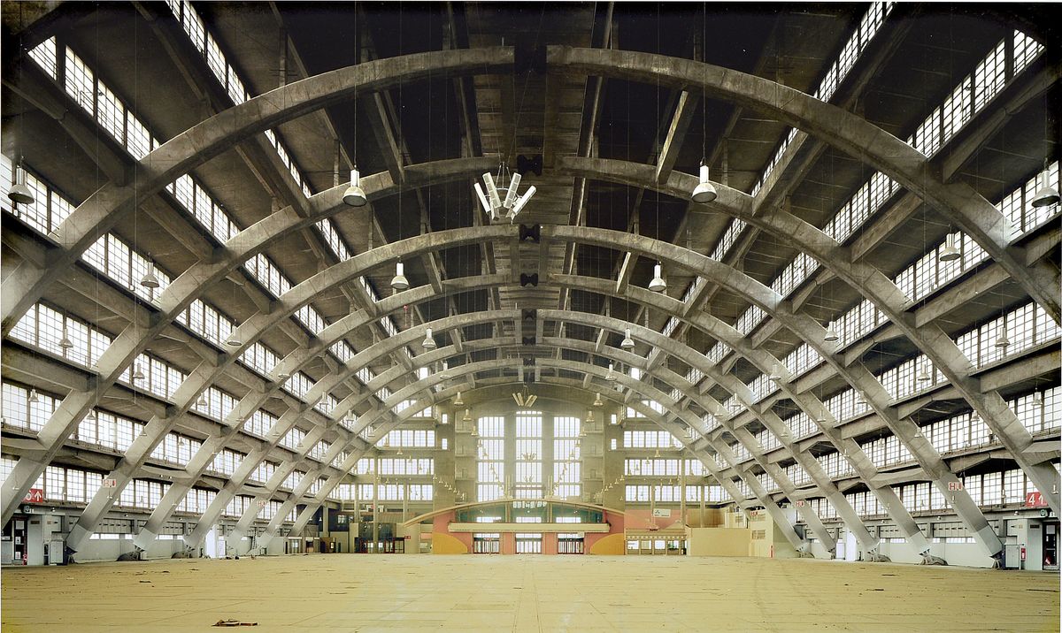 Boris Becker, geb. 1961, "Grand Palais Paris", rückseitig handsigniert, Blattgr. 40 x 60 cm, unter Glas, Rahmen: 50 x 70 cm die Fotografie ...