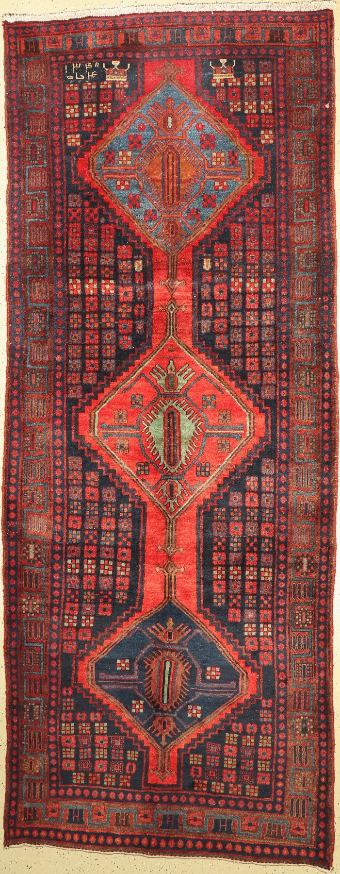Kordi alt(datiert 1960) ,Persien, Wolle auf Baumwolle, ca. 346 x 136 cm(Mottenfrass etwa 2 cm Durchmesser)