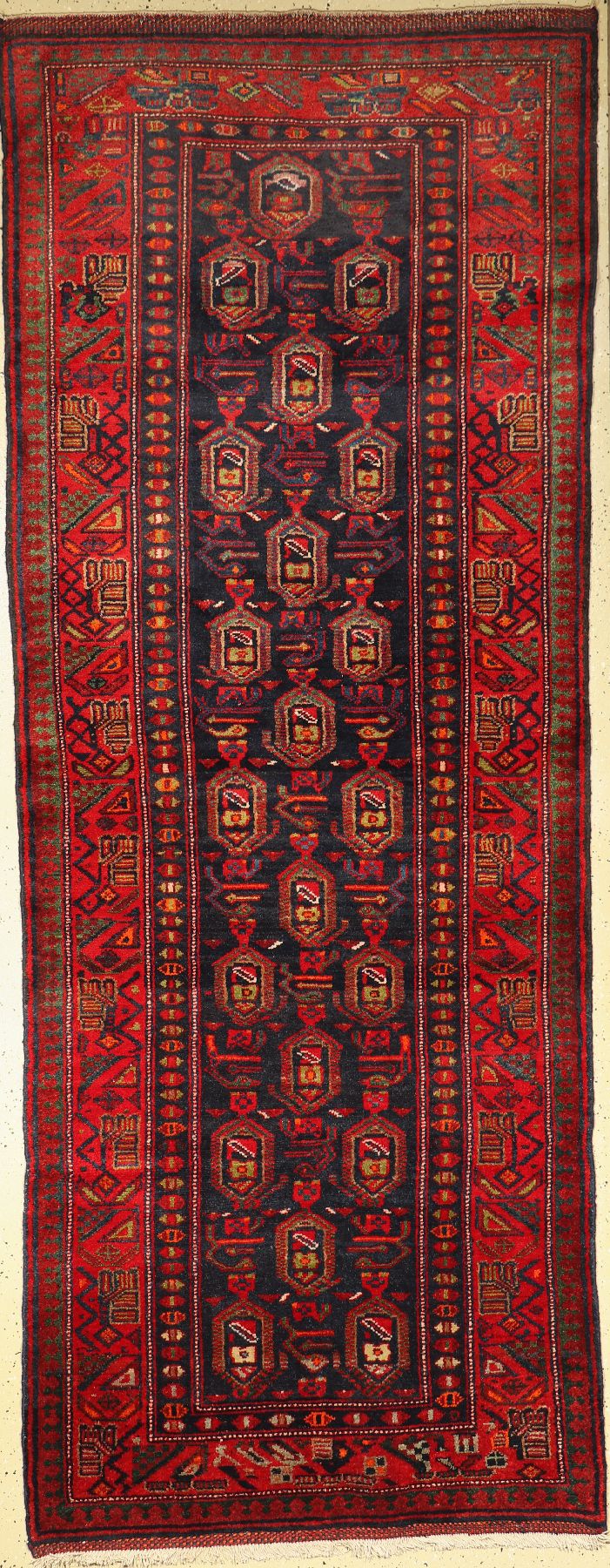 Kordi Bidjar alt, Persien, um 1940, Wolle auf Baumwolle, ca. 306 x 121 cm, EHZ: 2