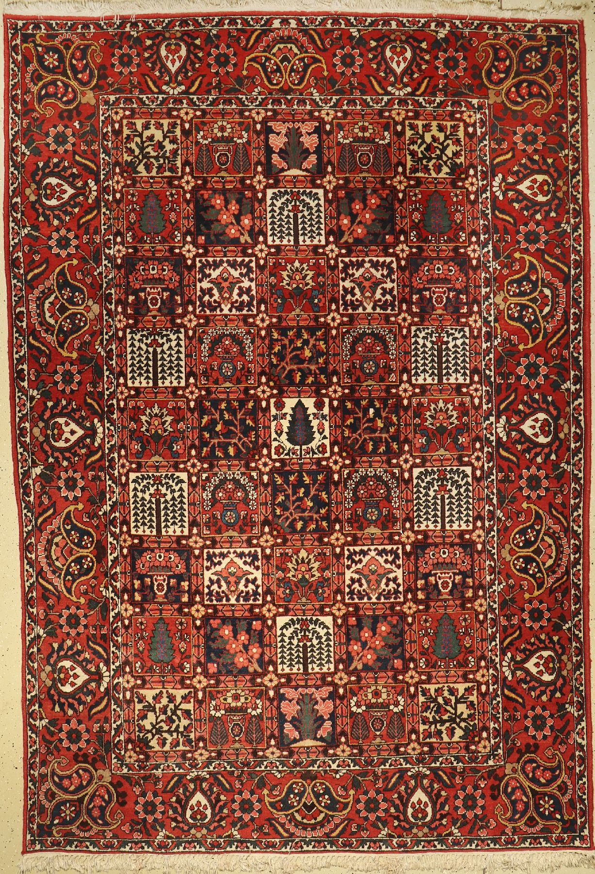 Bachtiar alt, Persien, ca. 50 Jahre, Wolle auf Baumwolle, ca. 305 x 209 cm, EHZ: 2-3