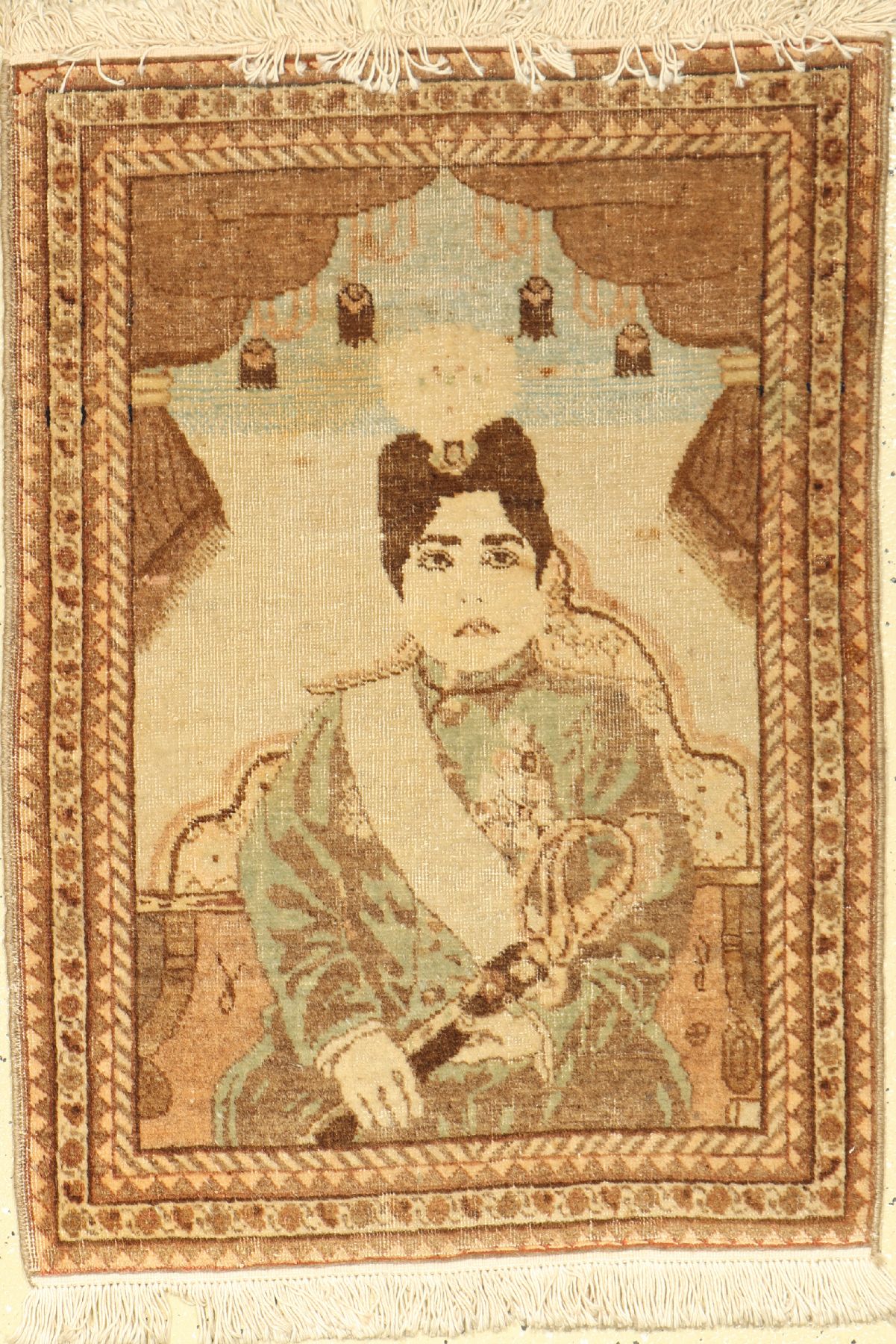 Tabriz alt (Ahmad Schah), Persien, um 1920,Wolle auf Baumwolle, ca. 80 x 58 cm, EHZ: 3