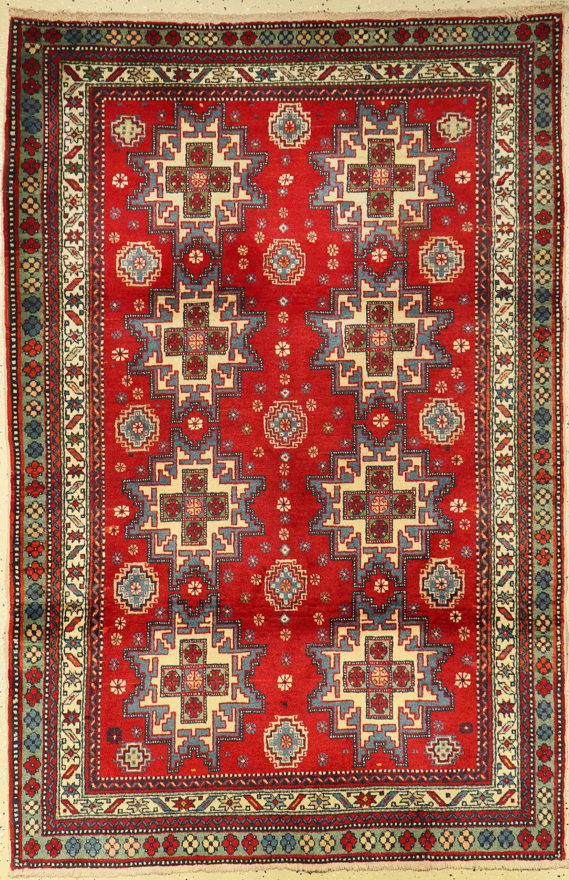 Shirvan alt, Kaukasus, ca. 50 Jahre, Wolle auf Baumwolle, ca. 177 x 114 cm, EHZ: 2, (gereinigt)