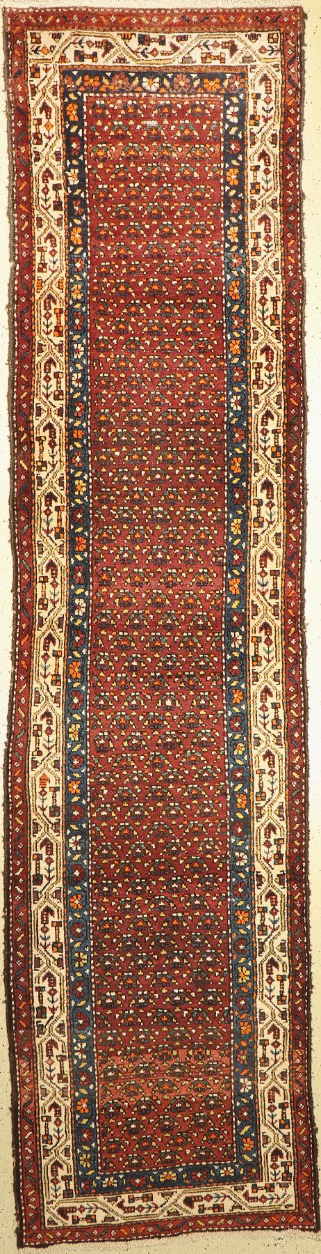 Hamadan antik, Persien, um 1920, Wolle auf Baumwolle, ca. 388 x 96 cm, Leichte Gebrauchsspuren, Ränder zerschlissen