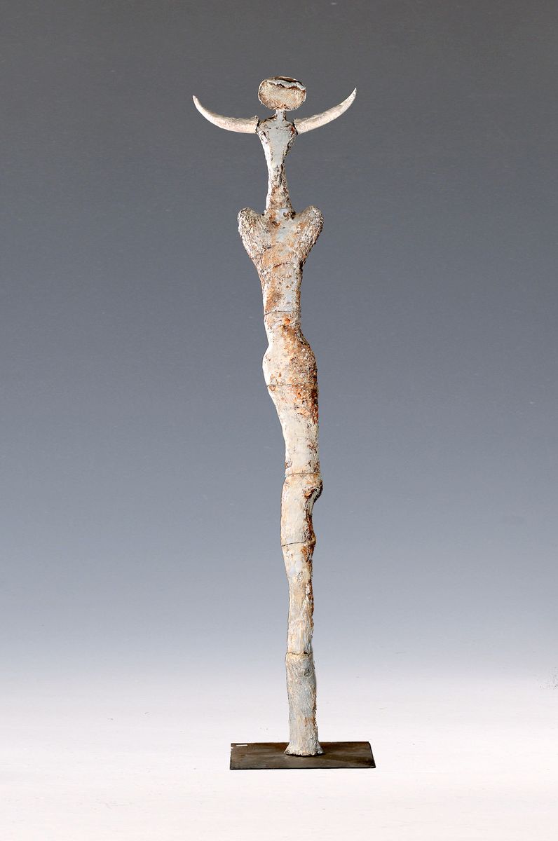 Eberhard Linke, geb. 1937, große Figurenstele, Zement, Ton und Stein, mehrteilig, H. ca. 220cm. l. Gebr.spuren