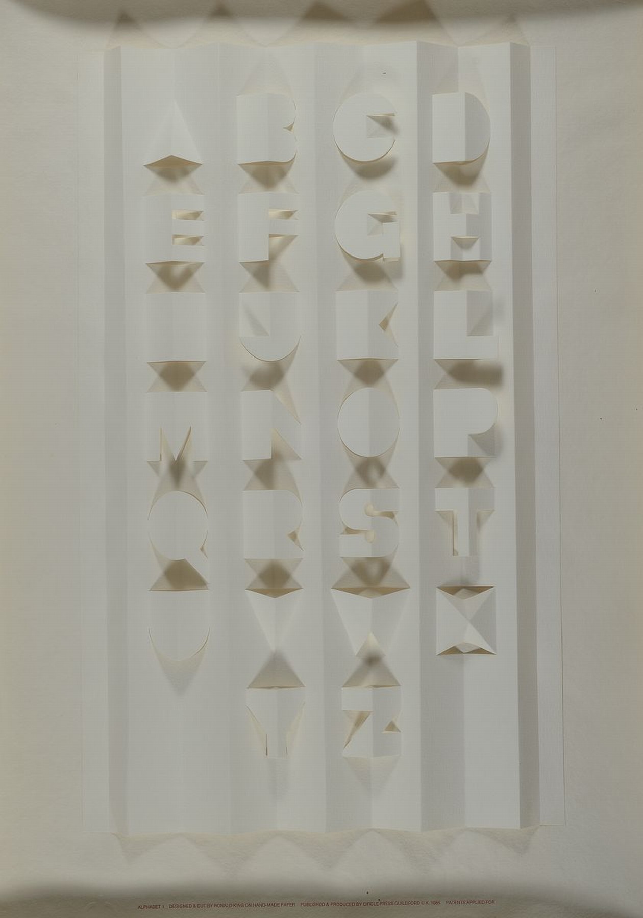 Ronald King, geb. 1932, Alphabet I, Papier gefaltet und geschnitten, Ed Circle Press UK 1985, ca. 60x37cm, u.Gl., R. ca. 78x56cm