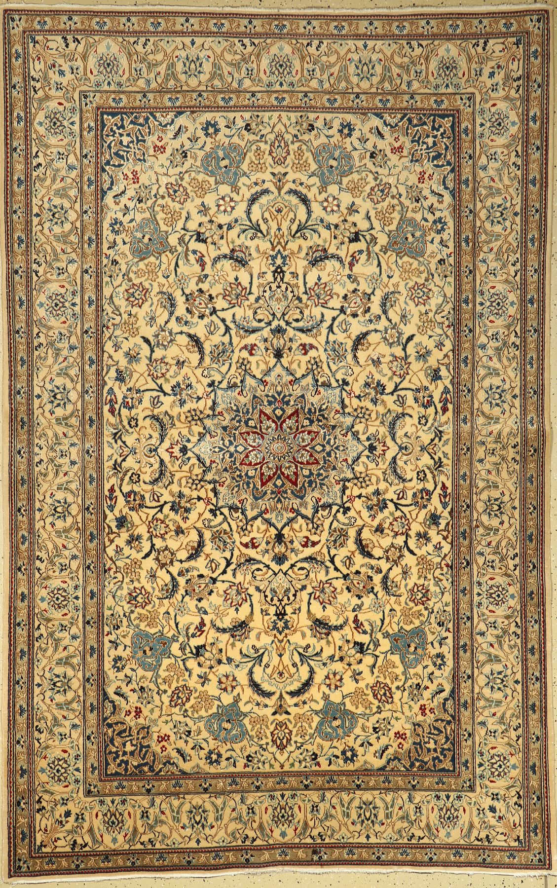 Nain fein (9 La), Persien, ca. 50 Jahre, Korkwolle mit Seide, ca. 250 x 160 cm, EHZ: 2-3, (kleine Riss am Rand)