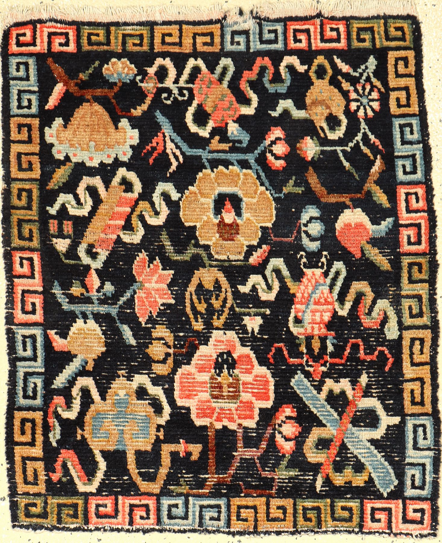 Shigatse "Goyul" antik, Südtibet, um 1910, Wolle auf Wolle, ca. 74 x 60 cm, selten, Sammlerstück, EHZ: 3-4 (Alters und Gebrauchsspuren).