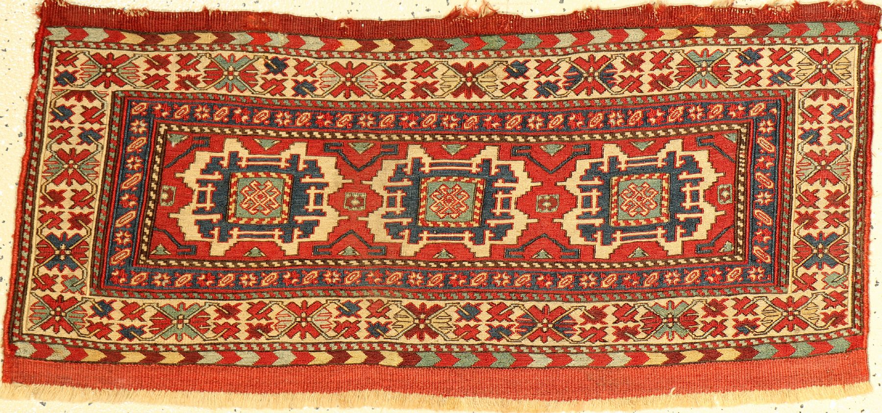 Schahsavan "Mafrash-Seite" antik (Lesghi Stern), Persien, Ende 19.Jhd., Wolle auf Wolle, ca. 98 x 45 cm, EHZ: 2. Rarität