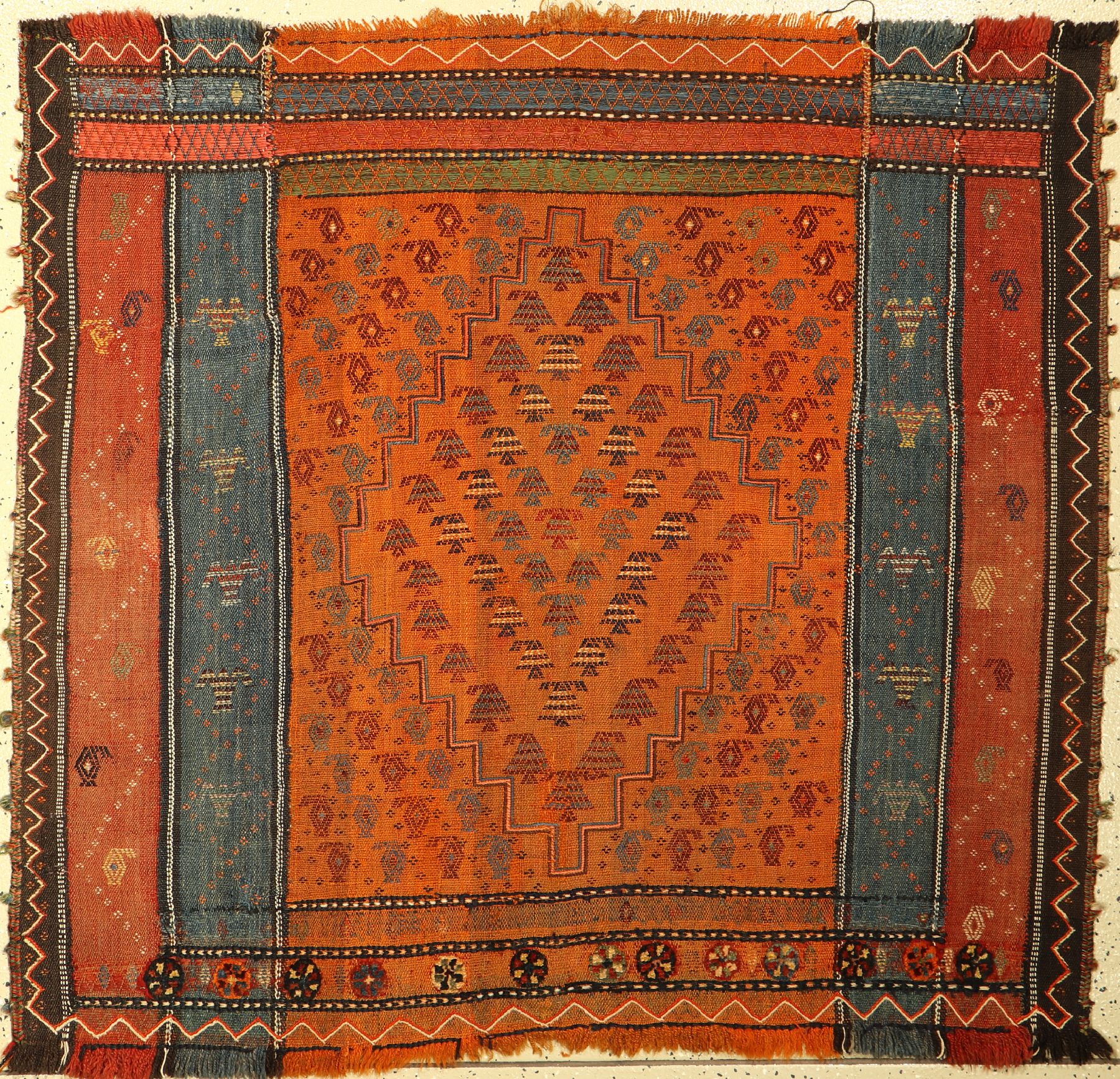 Gashgai Moj Sofreh alt, Persien, um 1930, Wolle auf Wolle, ca. 121 x 127 cm, EHZ: 3-4