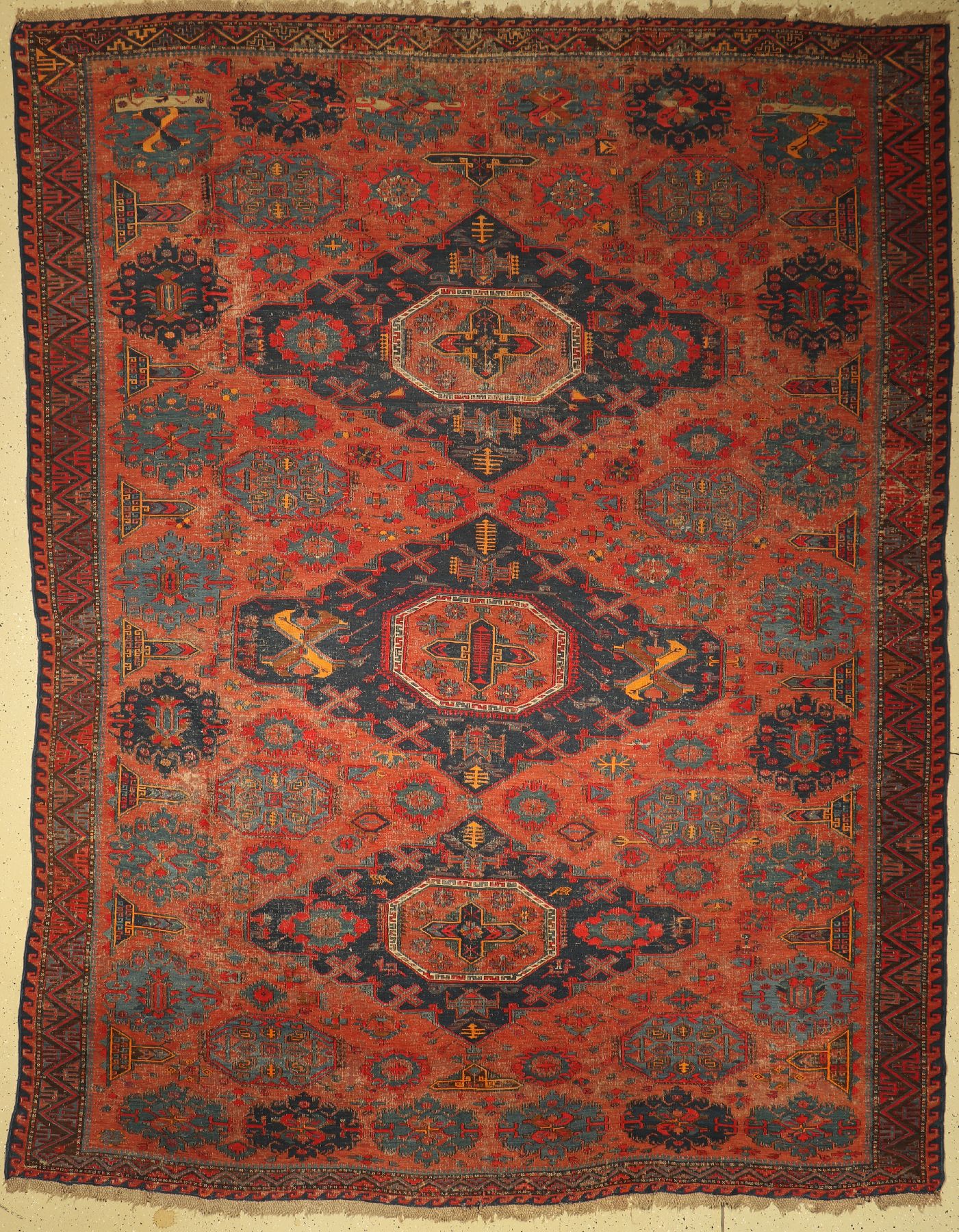 Sumakh antik, Kaukasus, um 1890, Wolle auf Wolle, ca. 344 x 265 cm, EHZ: 4, dekorativ
