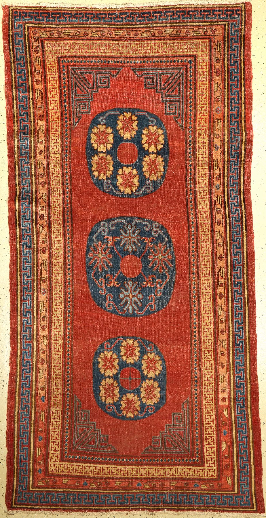 Seltener früher Khotan antik, Ostturkestan,Frühes 19.Jhd., Wolle auf Wolle, ca. 252 x 123cm, absolute Rarität, selten, (Alters und ...