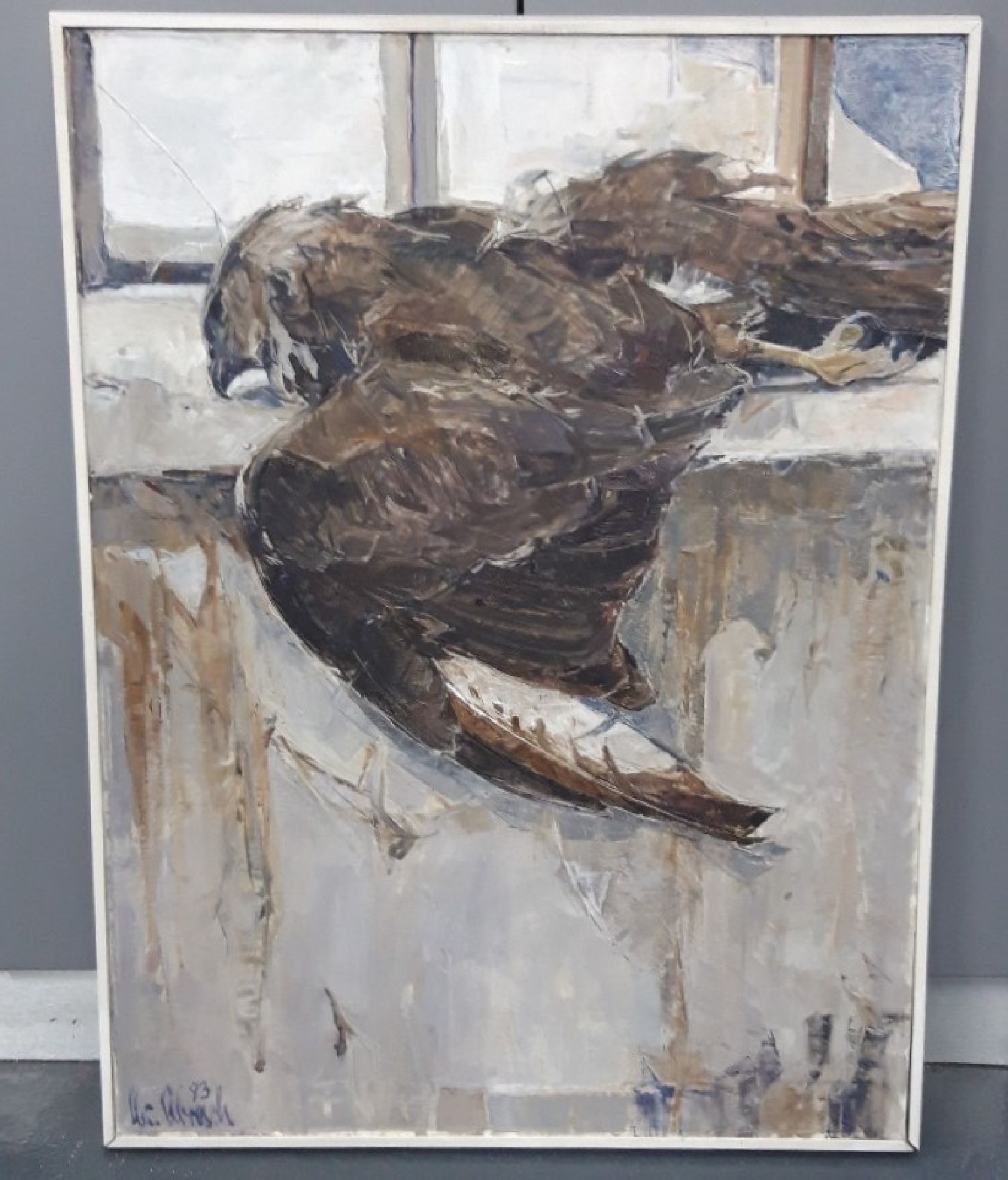 Detail b: Christel Abresch, 1931 Sulzbach-2011 Neustadt, 2 Arbeiten: Stillleben mit Mäusebussard, Öl/Lwd, links unten signiert und dat. 93, ca. 80x60cm; ...
