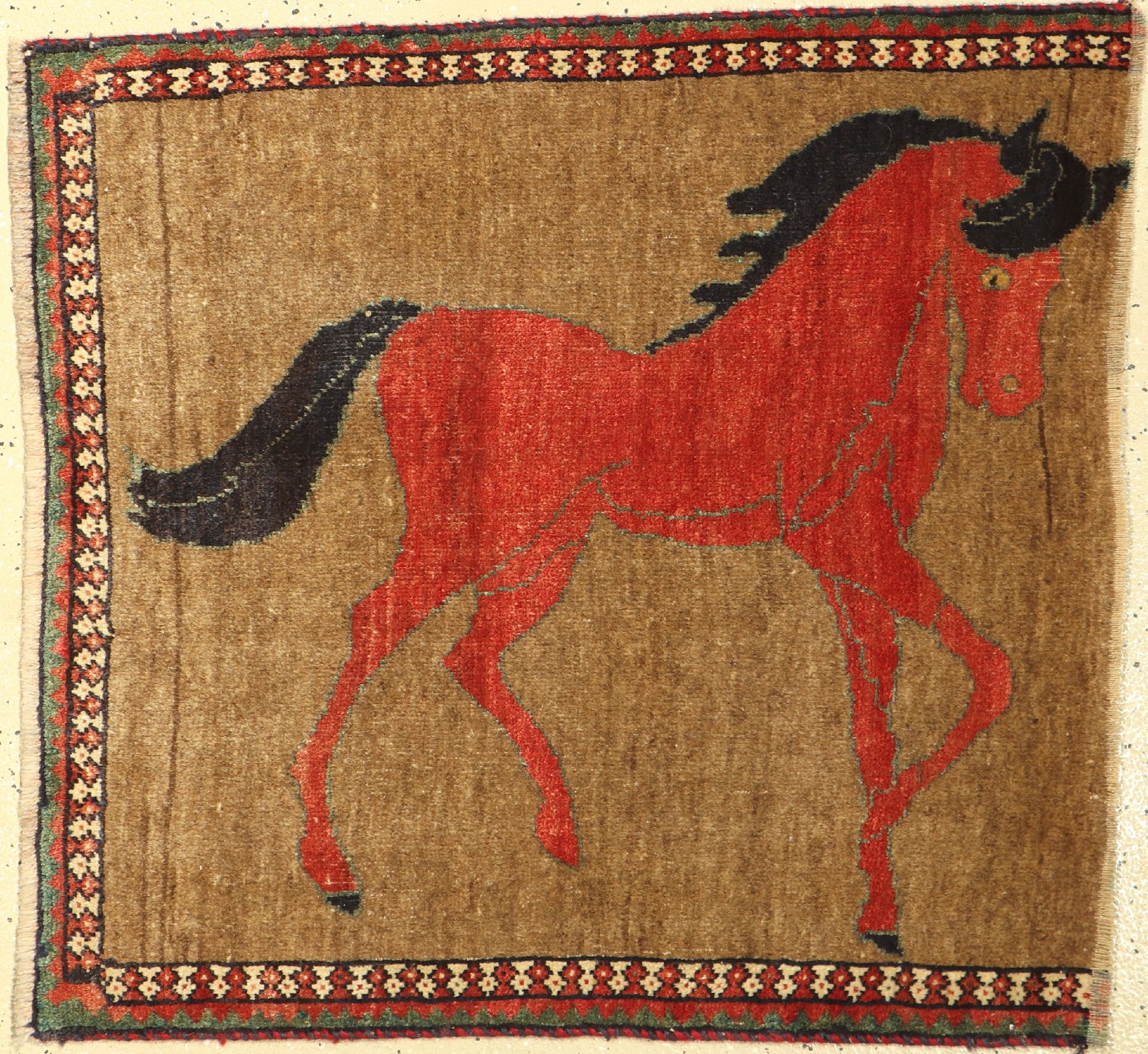 Gabbeh alt (Fragment), Persien, ca. 50 Jahre, Wolle auf Wolle, ca. 90 x 84 cm, EHZ: 2-3