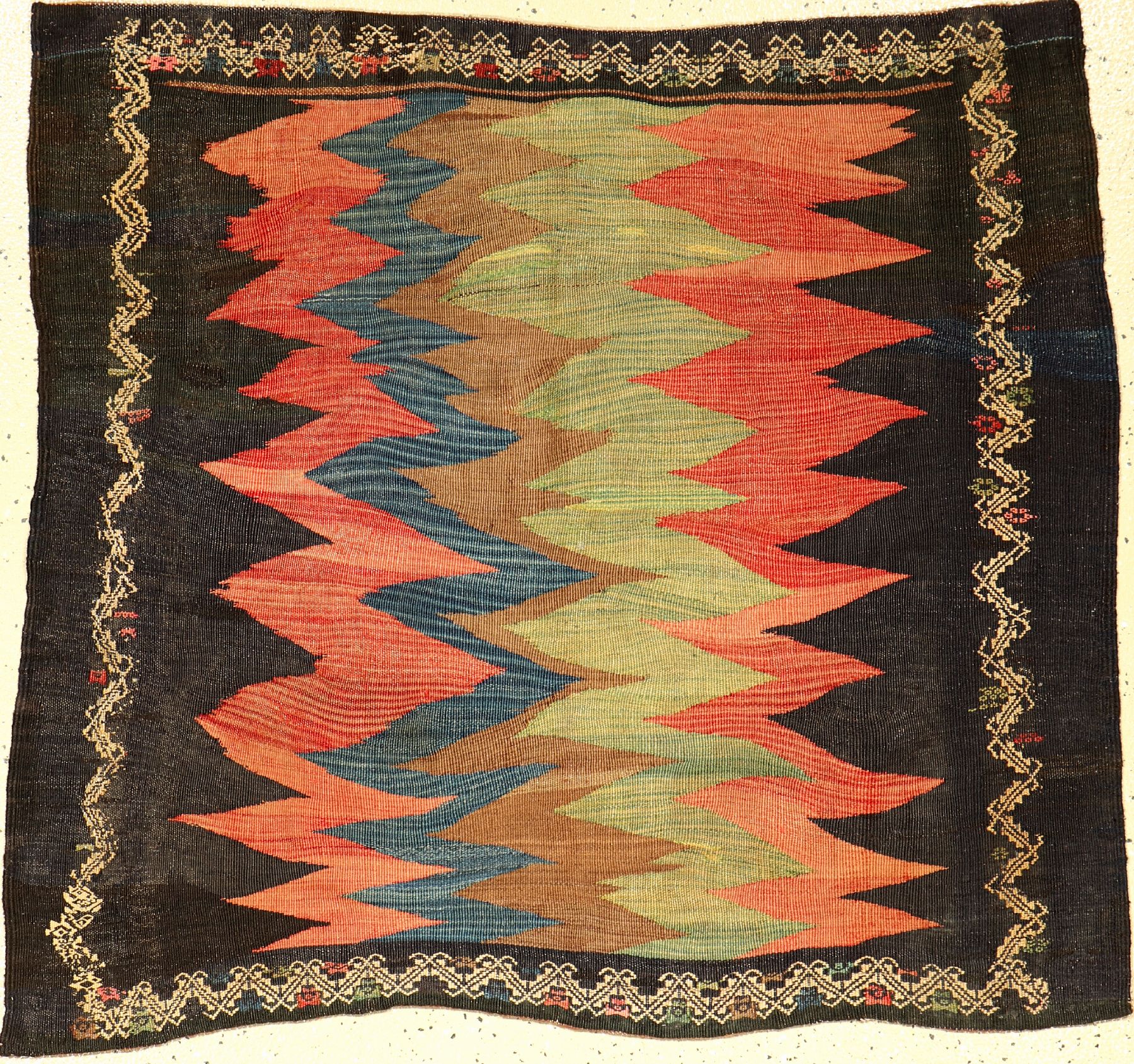 Seltene Sofreh alt, Persien, um 1940, Wolleauf Wolle, ca. 110 x 109 cm, dekorativ, EHZ: 2-3