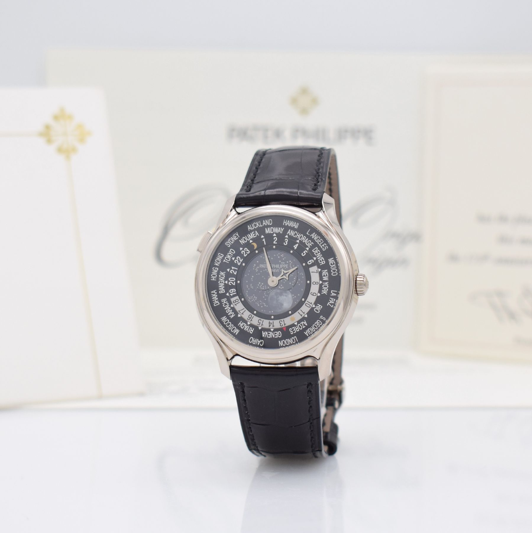 Detail c: PATEK PHILIPPE hochfeine & seltene Herrenarmbanduhr "WORLD TIME MOON" Referenz 5575G-001 im nahezu neuwertigen Zustand, Automatik, auf ...