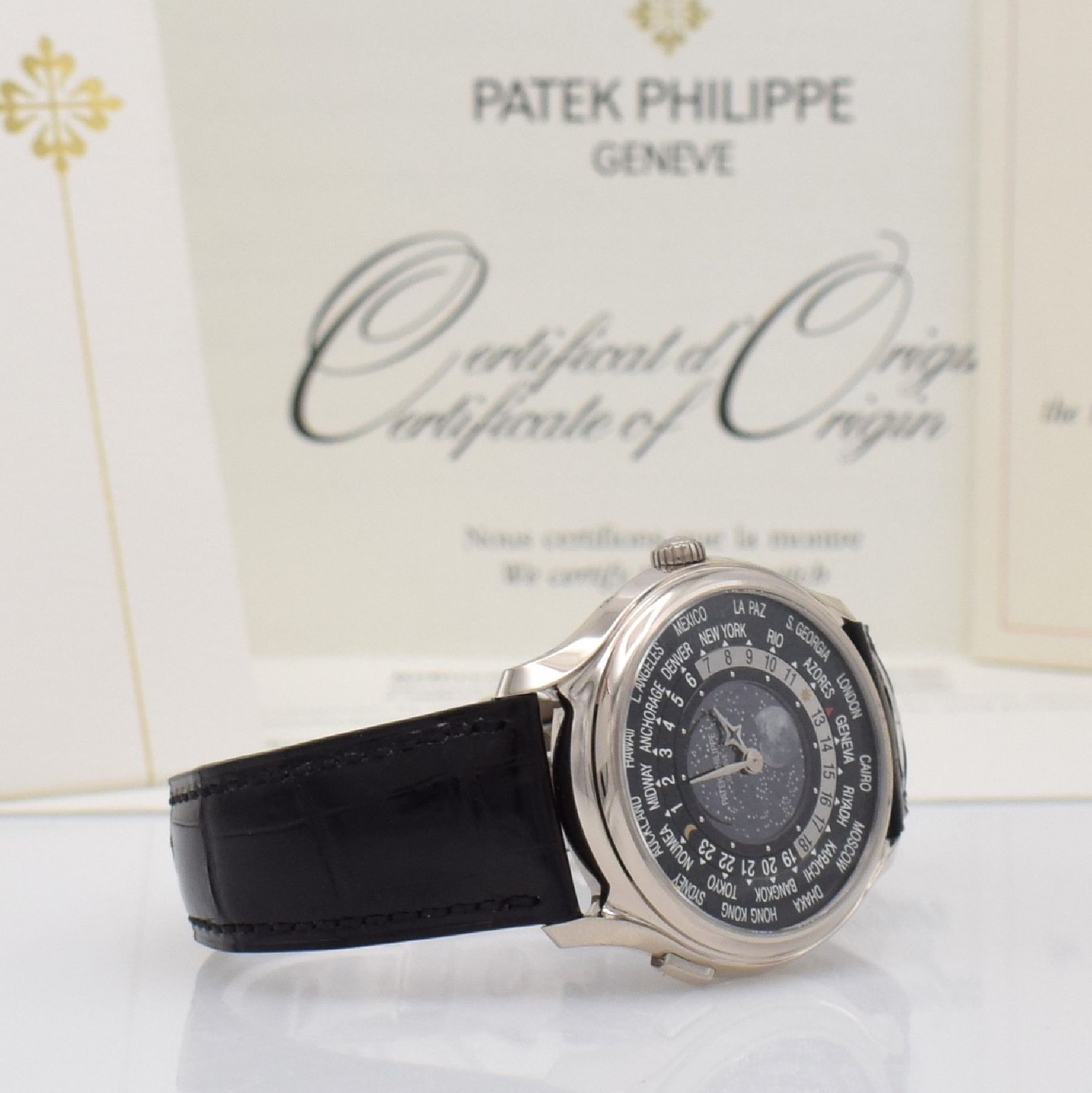Detail f: PATEK PHILIPPE hochfeine & seltene Herrenarmbanduhr "WORLD TIME MOON" Referenz 5575G-001 im nahezu neuwertigen Zustand, Automatik, auf ...