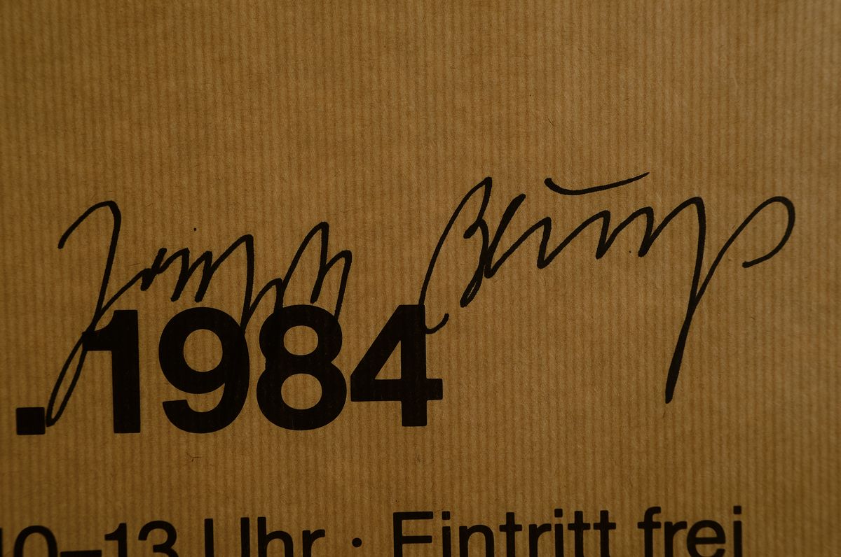 Detail a: Joseph Beuys, 1921-1986, Künstlerhaus Eifelturm, sign., ca. 83,5x60 cm, leichte Griffknicke zusehen
