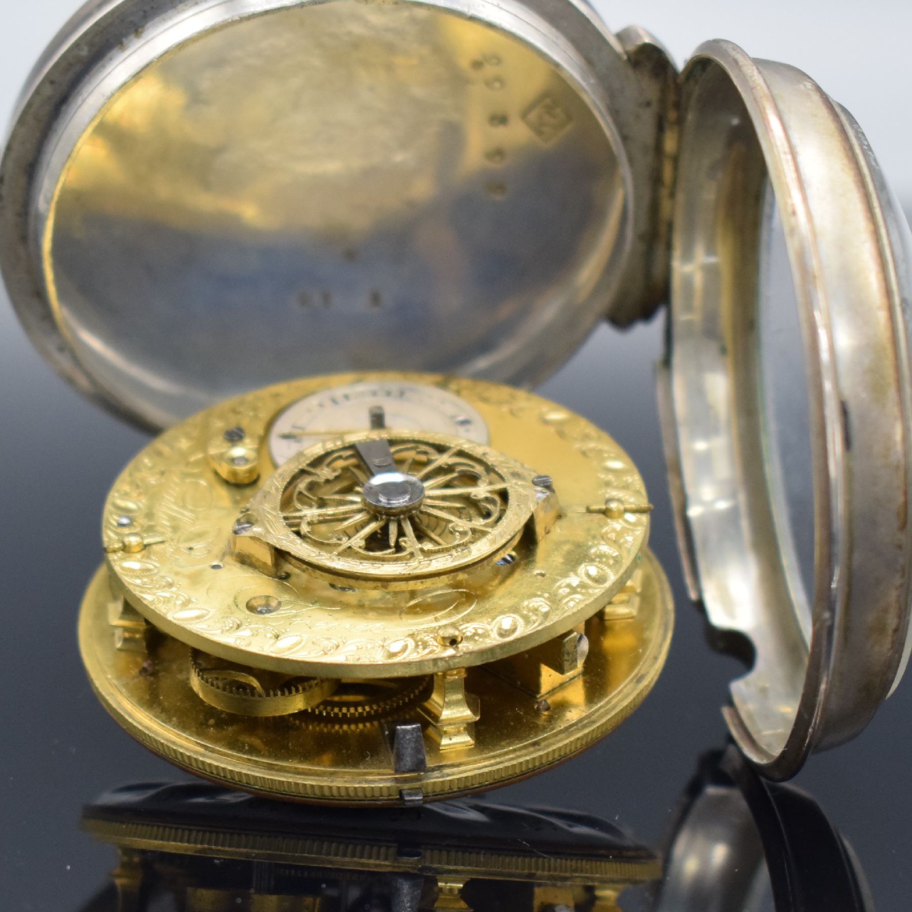 Detail g: GUILLARMOD Freres Spindeltaschenuhr, Schweiz um 1820, 2-teil. Gehäuse in Silber, aufw. welliges Zifferbl. riss. mit röm. Zahlen & arab. Minuterie, ...