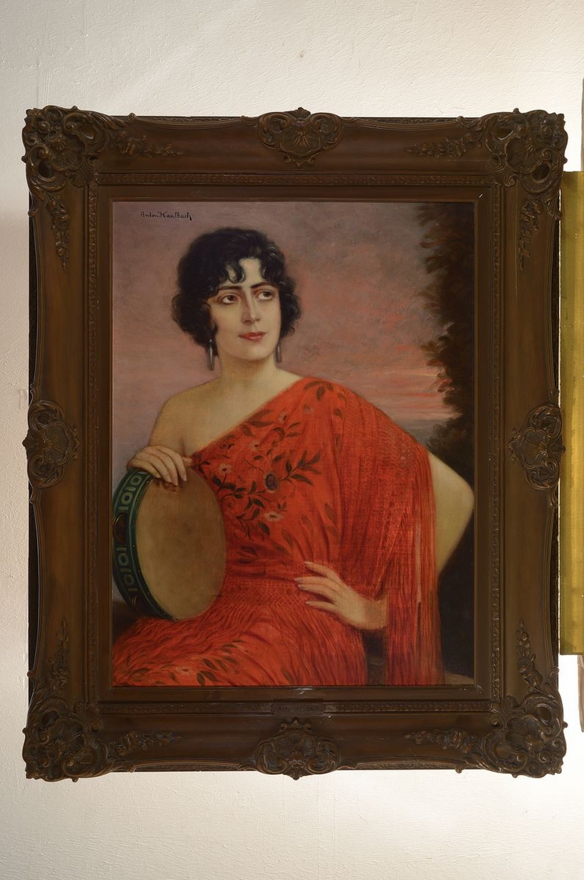 Detail k: Anton Kaulbach, 1864 Hannover - 1934 Berlin, "Spanierin mit Tambourin", im Hintergrund Abenddämmerung, Öl/Lwd, signiert, ca. 80 x 60 cm, ...
