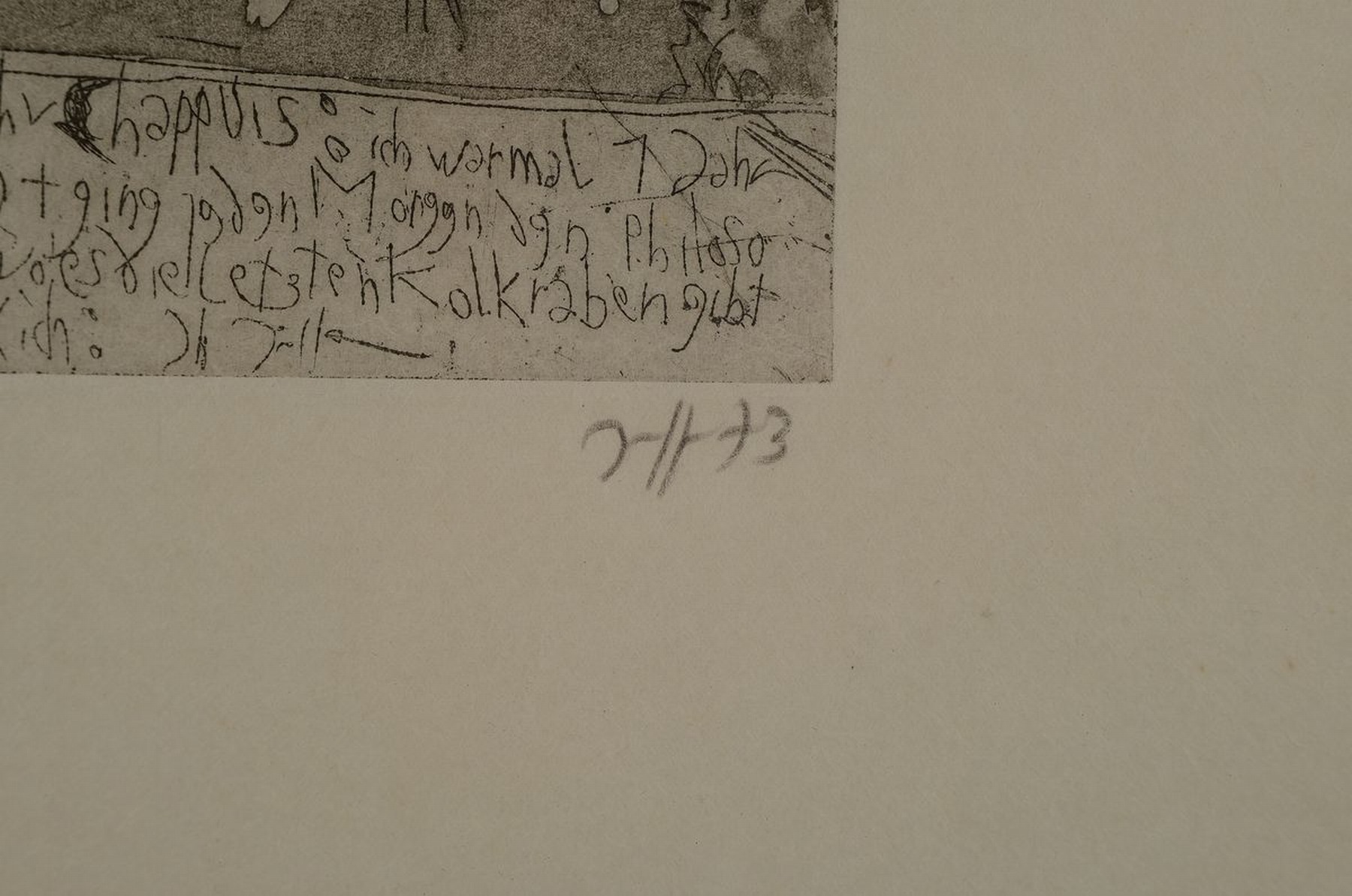 Detail e: Horst Janssen, 1929-1995, Radierung von 1973, handsigniert und num. 45/85, unter Glas gerahmt, Platte ca. 15x10 cm, gesamt ca. 43x51 cm