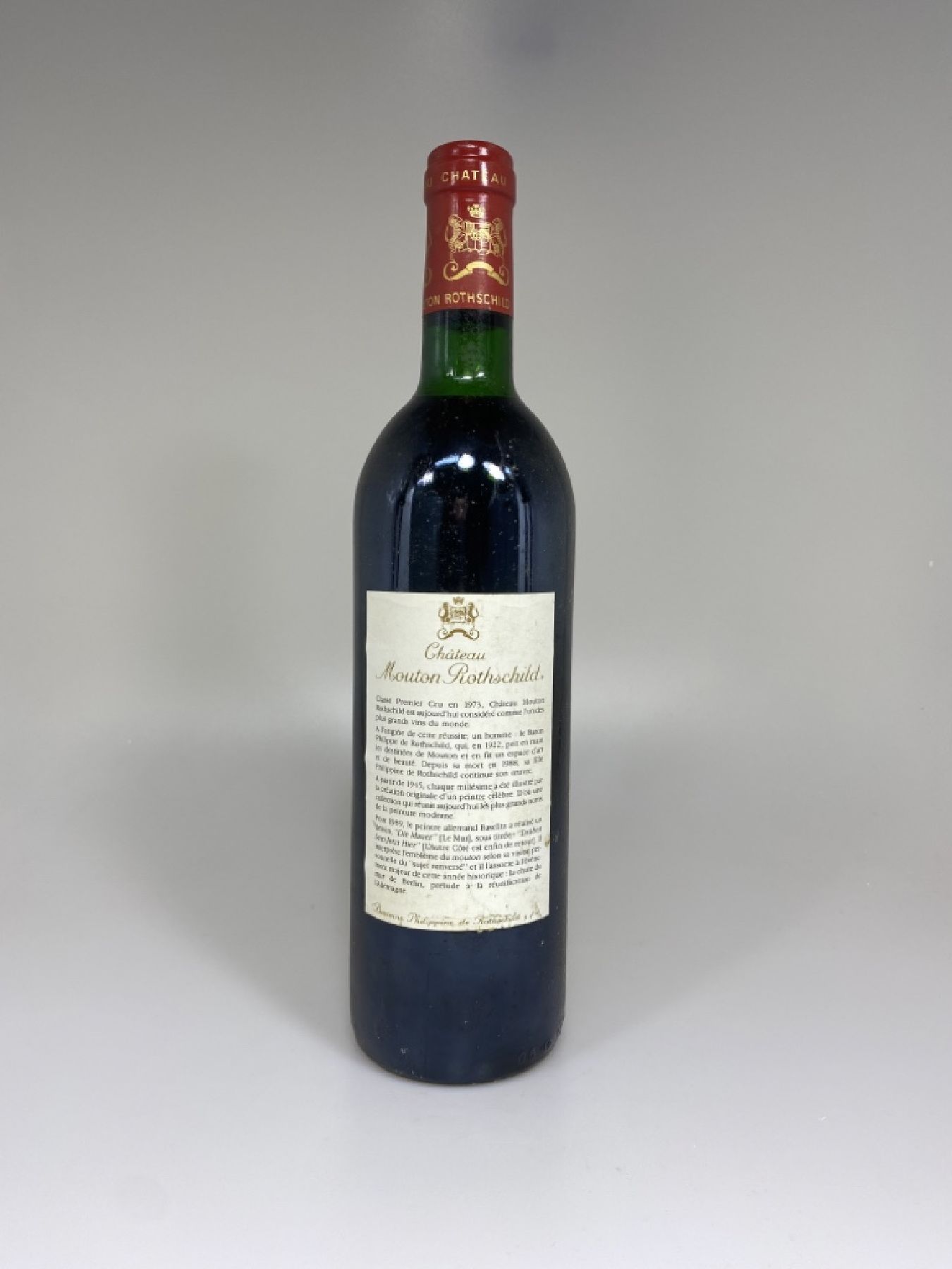 Detail a: 1 Fl. 1989 Chateau Mouton Rothschild, Pauillac, mid. shoulder, 75 cl, nicht verkostet