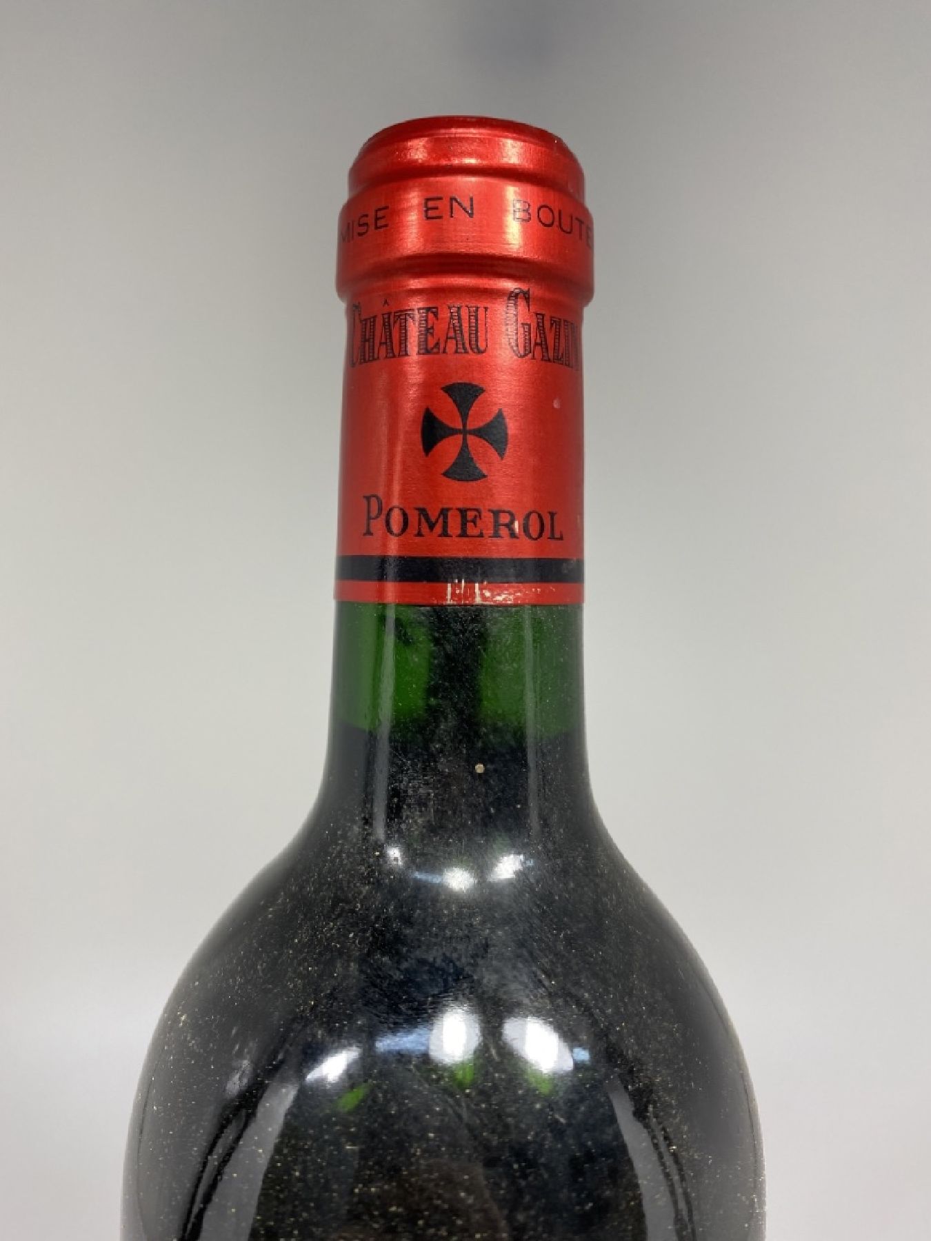 Detail a: 5 Fl. 1995 Chateau Gazin, Pomerol, 75 cl, top shoulder, nicht verkostet, l. Gebr.-spuren an der Kapsel