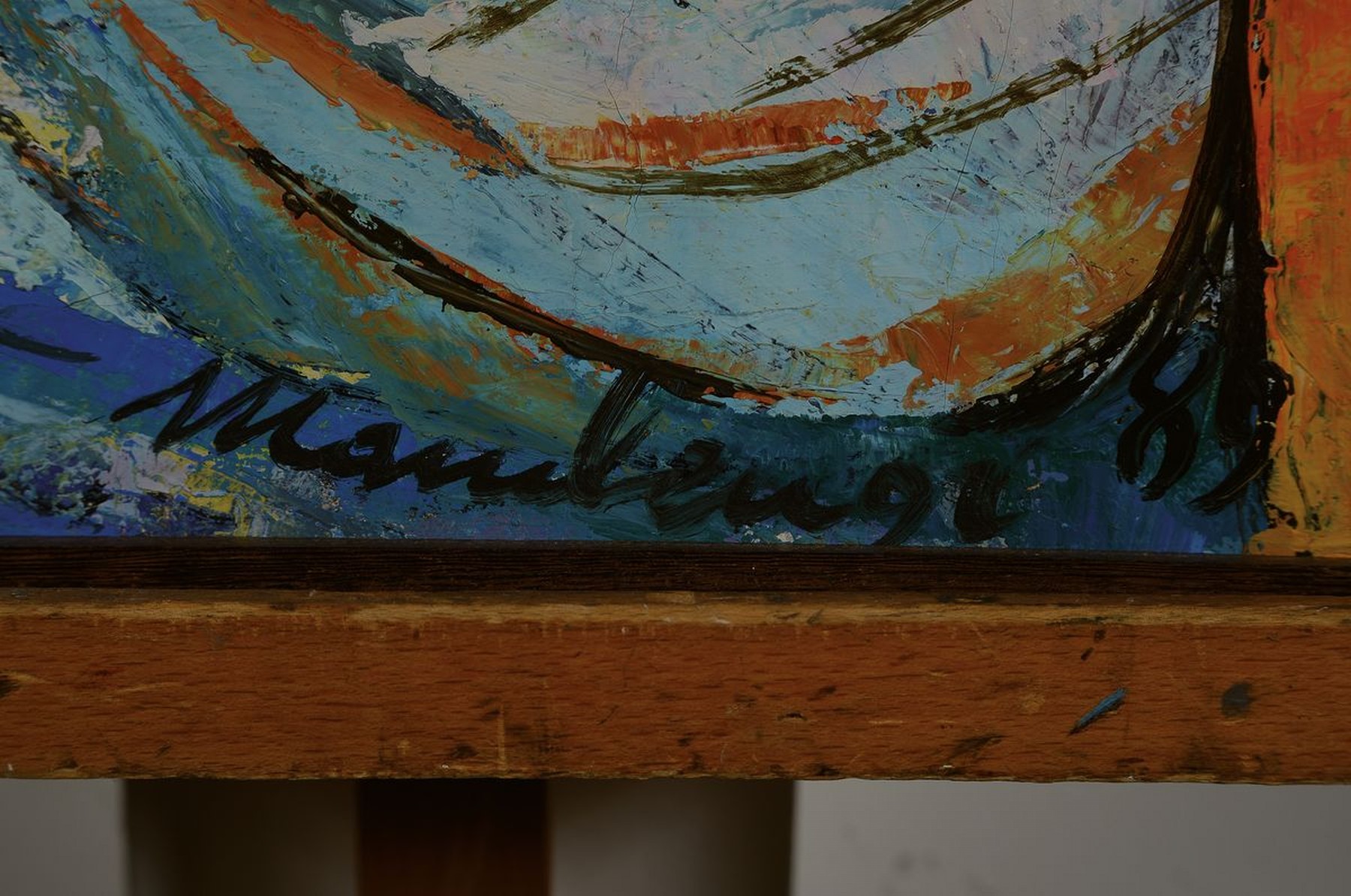 Detail e: Mambengi Tondo, zeitgenössischer Künstler und Keramiker aus der Republik Kongo, Acryl/Lwd, Frauenporträt, signiert und dat. 89, ca.83 x 46 cm, ...