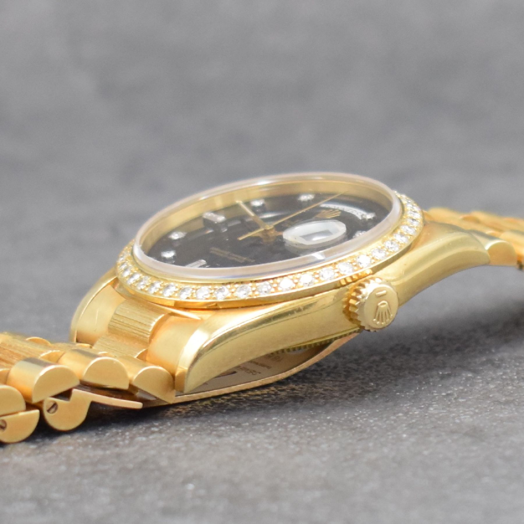 Detail e: ROLEX Oyster Perpetual Day-Date Herrenarmbanduhr in GG 750/000 Ref. 18248 mit original Zertifikat, Schweiz verk. 12/1989, Automatik, R-Serie, ...
