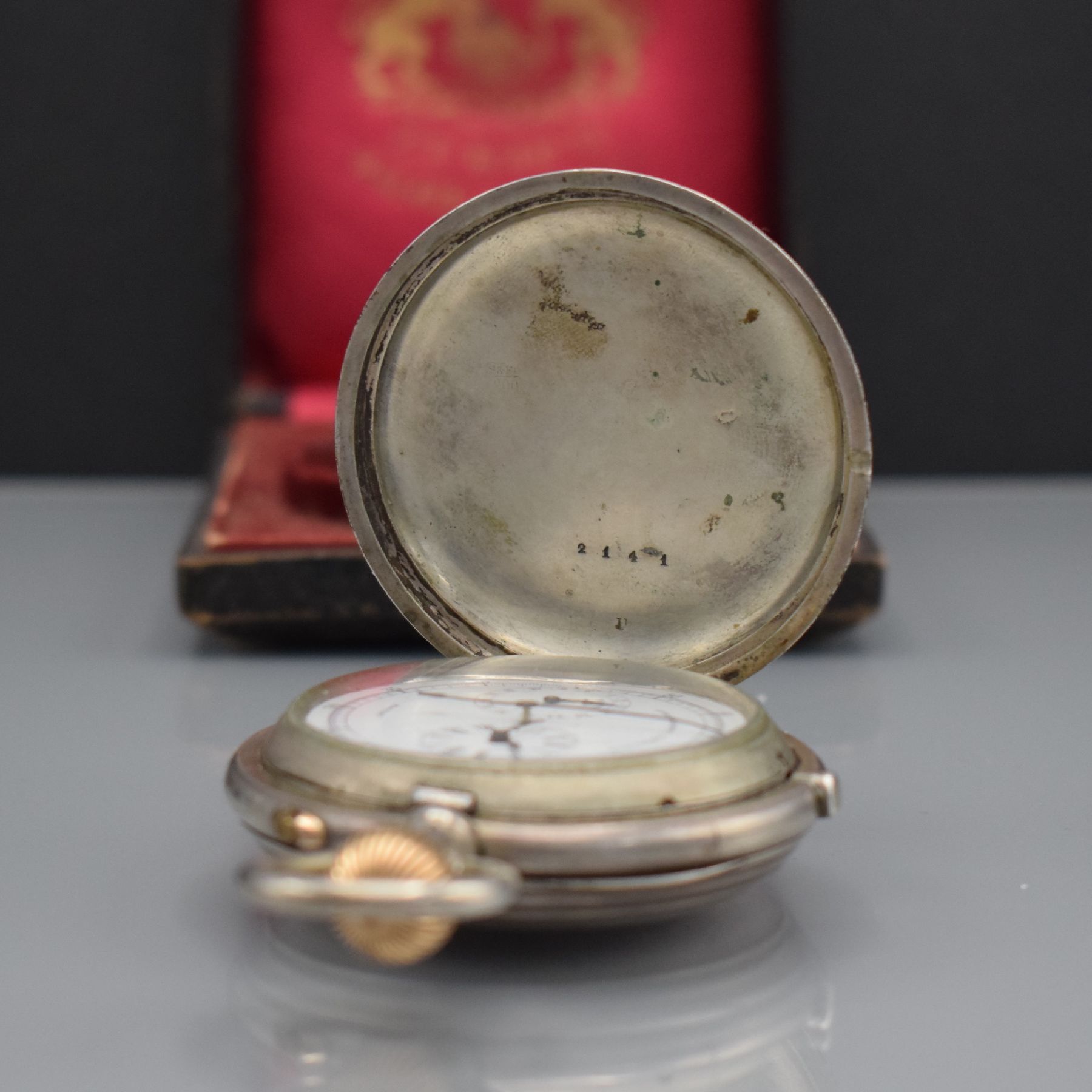 Detail d: CHRONOGRAPHE COMPTEUR Savonette in Silber mit Chronograph, Schweiz um 1890, massives 3-Deckel Geh. in Silber 800/000, Sprungdeckel m. Inhabergravur, ...