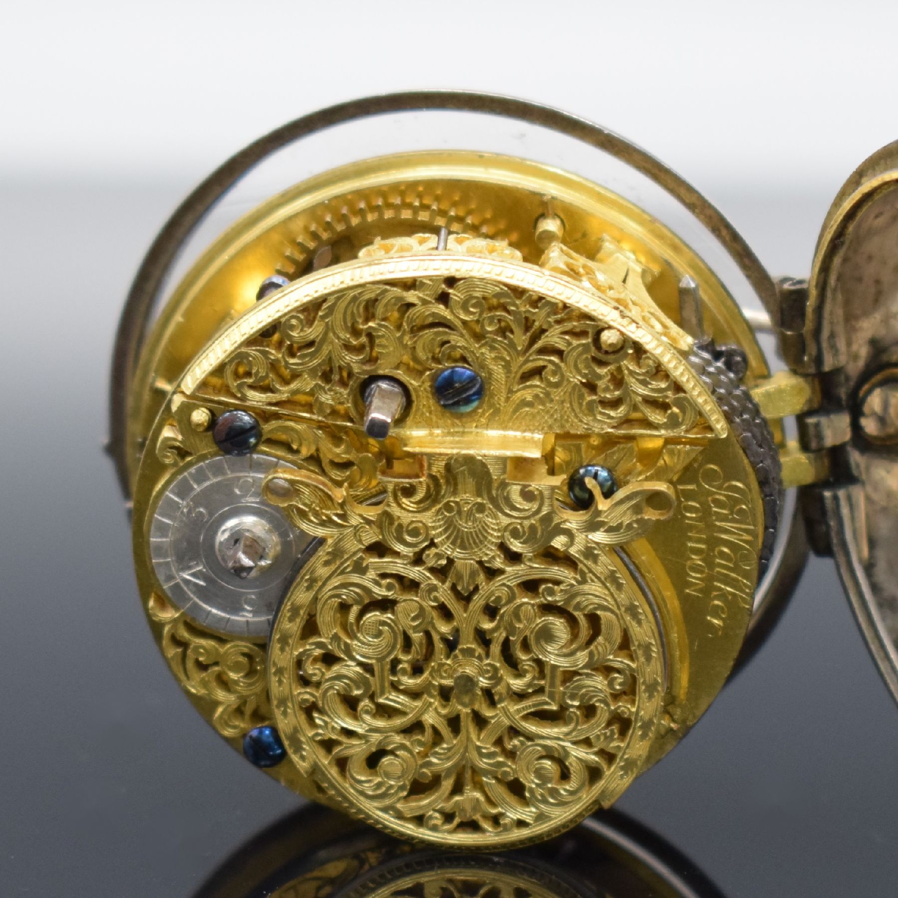 Detail f: Ja. WALKER London Spindeltaschenuhr in Silber, um 1700, Silbergehäuse, silb. Zifferblatt m. röm. Zahlen, arab. Minuterie, Zeiger später, ...
